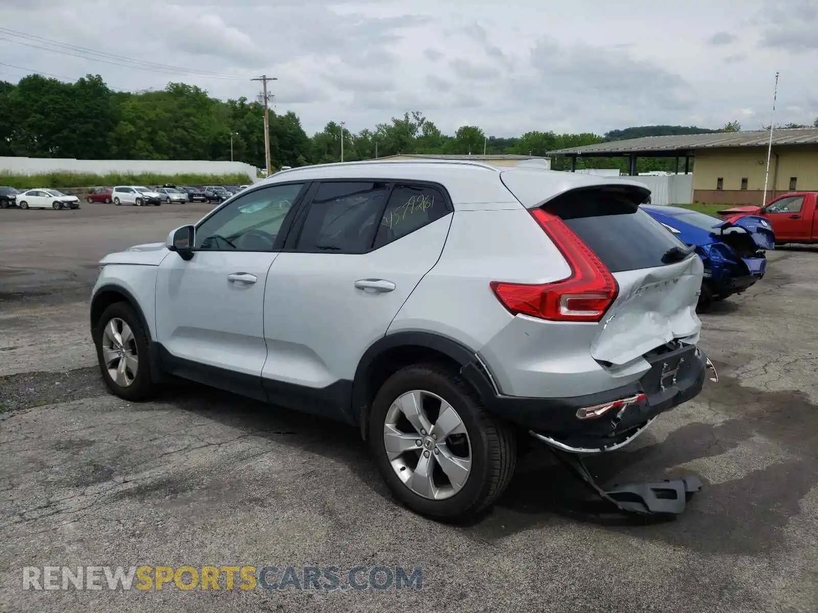 3 Photograph of a damaged car YV4162UK9M2456077 VOLVO XC40 2021