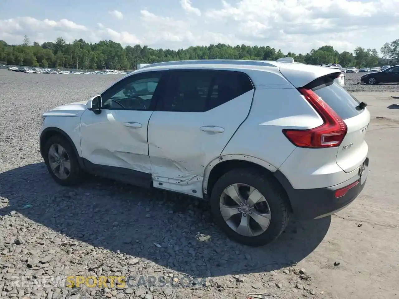 2 Photograph of a damaged car YV4162UK9M2602719 VOLVO XC40 2021