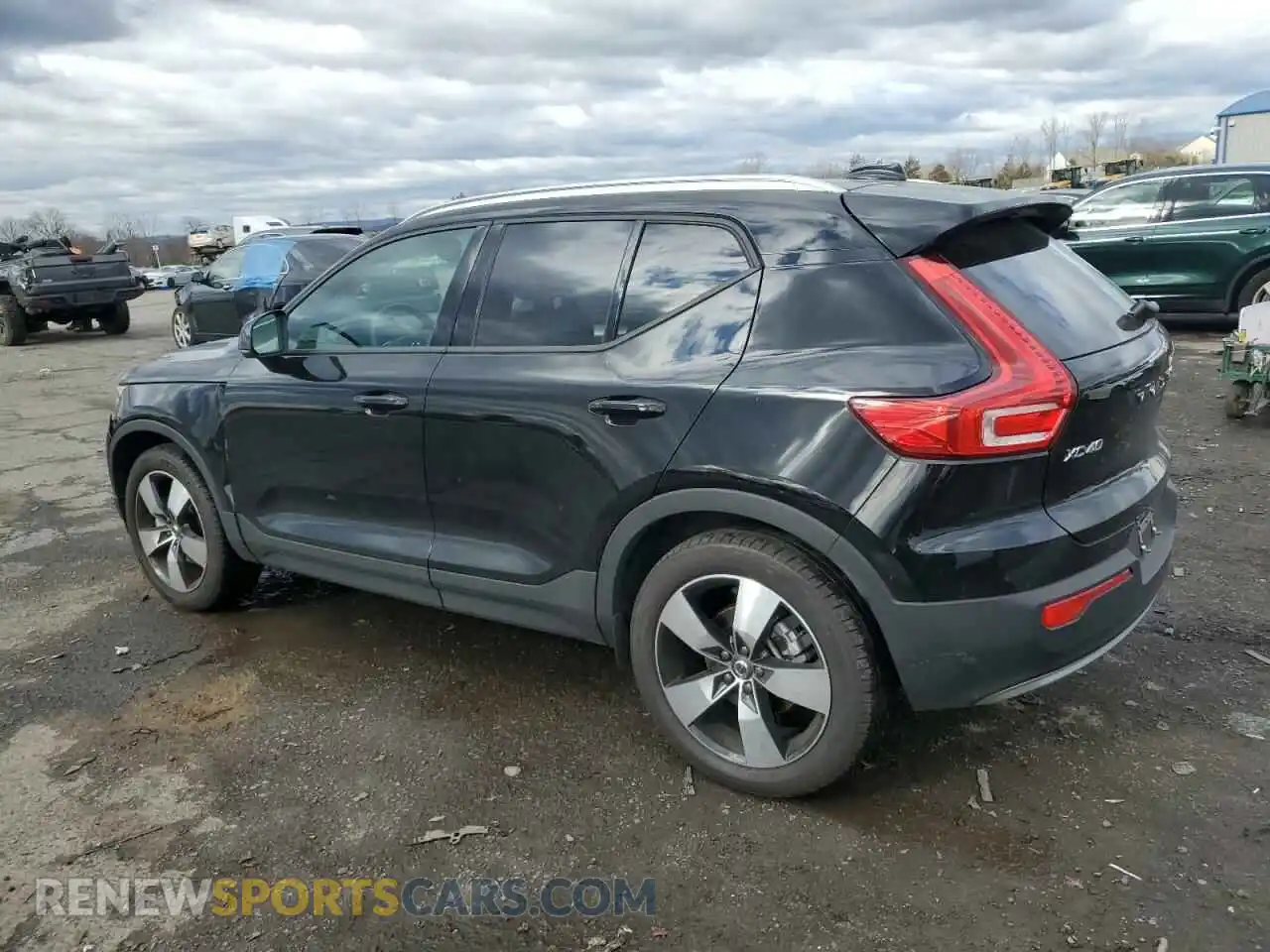 2 Photograph of a damaged car YV4162UKXM2475656 VOLVO XC40 2021