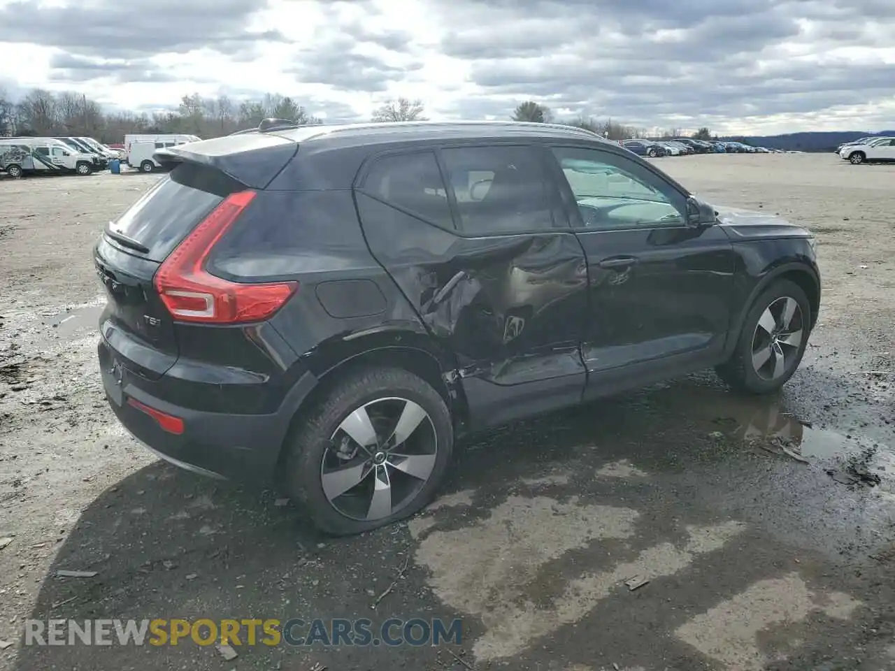3 Photograph of a damaged car YV4162UKXM2475656 VOLVO XC40 2021