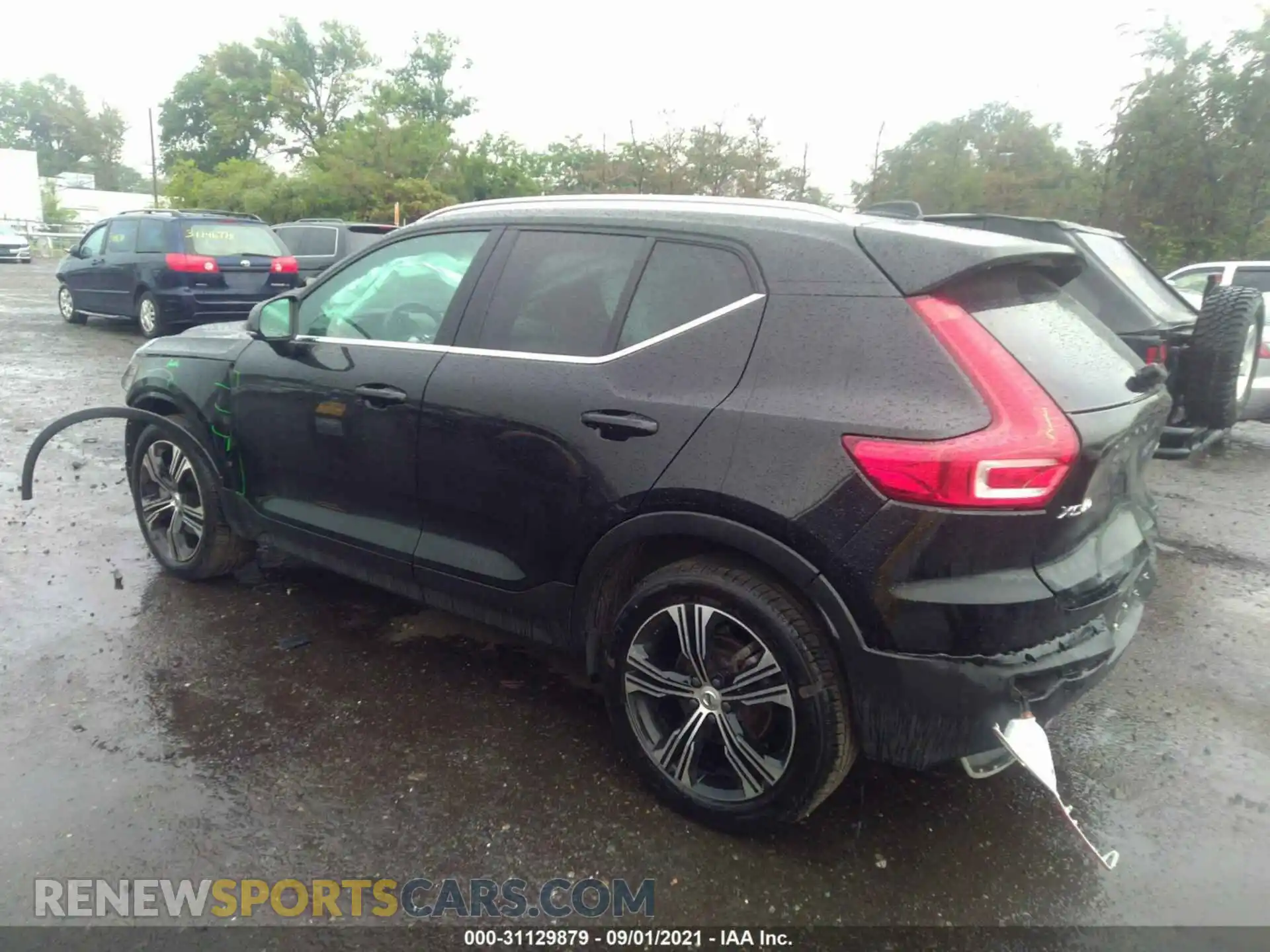 3 Photograph of a damaged car YV4162UL1M2451495 VOLVO XC40 2021