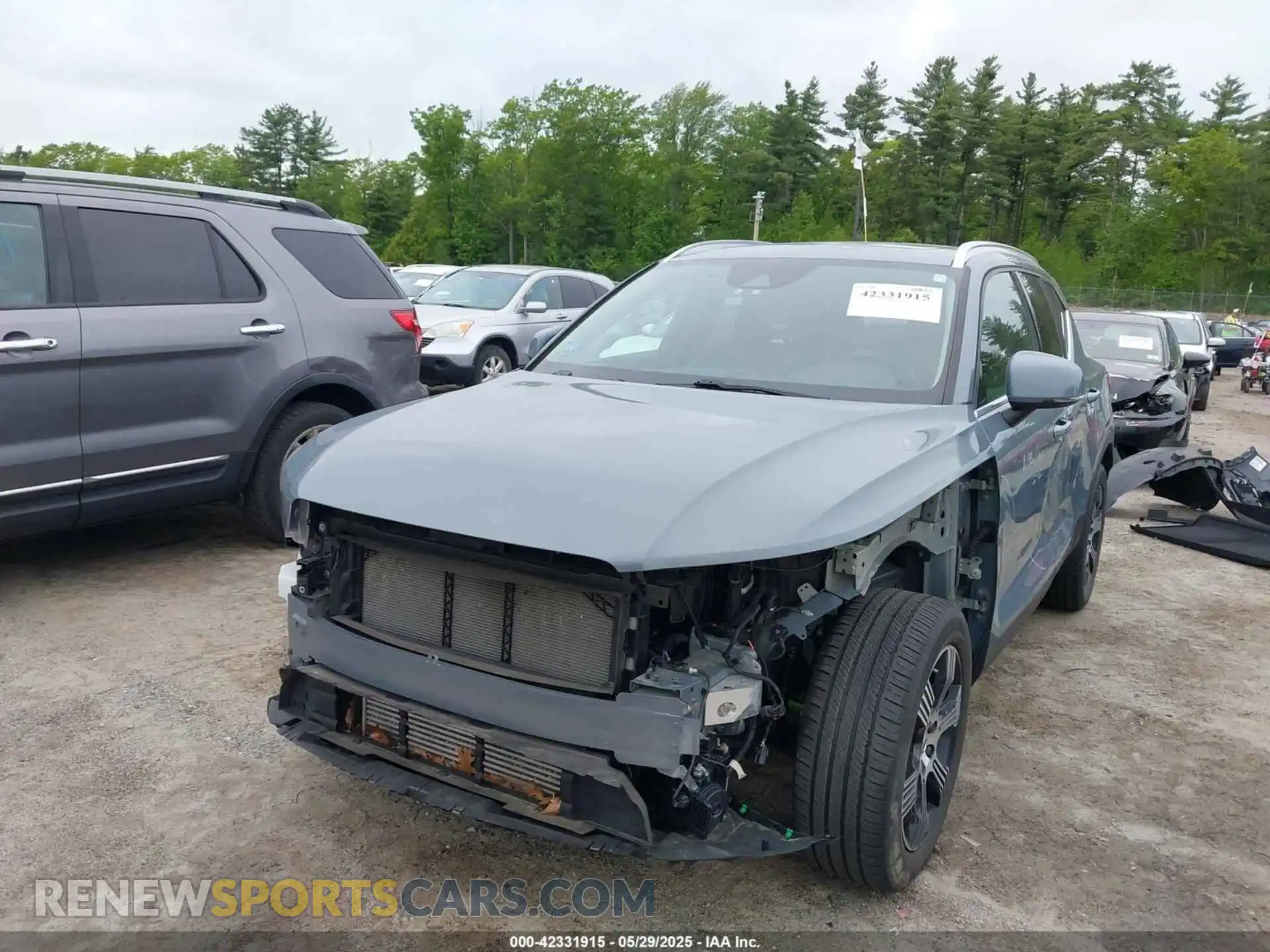 2 Photograph of a damaged car YV4162UL2M2432602 VOLVO XC40 2021