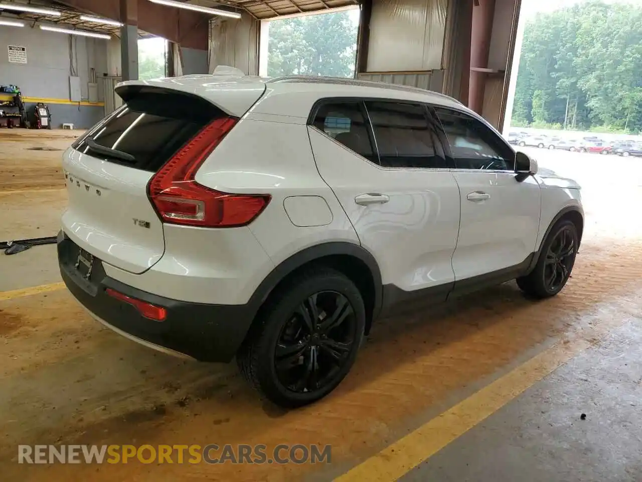 3 Фотография поврежденного автомобиля YV4162UL3M2550027 VOLVO XC40 2021