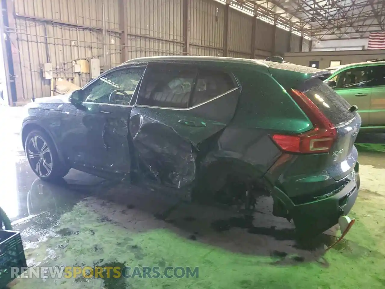 2 Photograph of a damaged car YV4162UL4M2440541 VOLVO XC40 2021