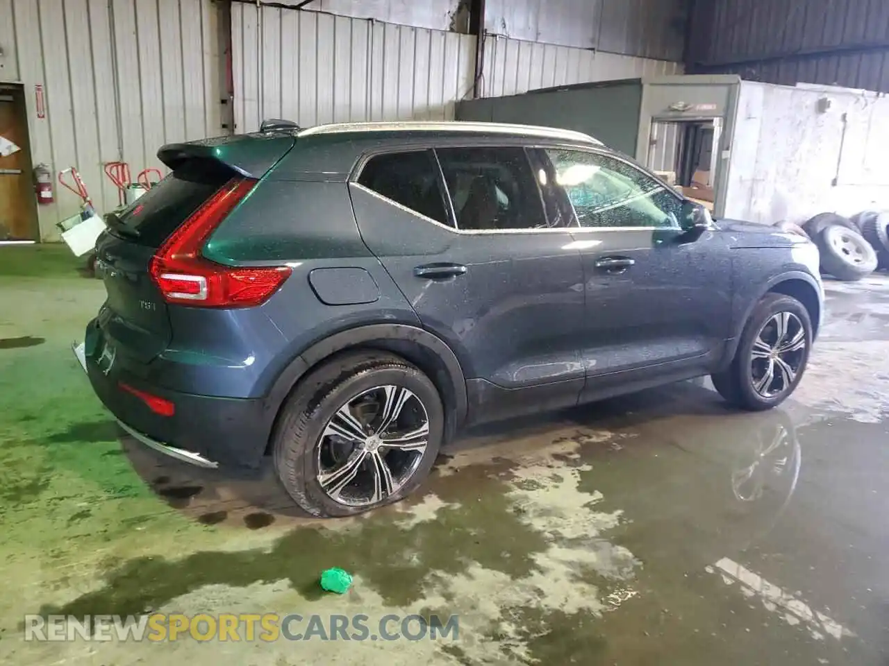 3 Photograph of a damaged car YV4162UL4M2440541 VOLVO XC40 2021