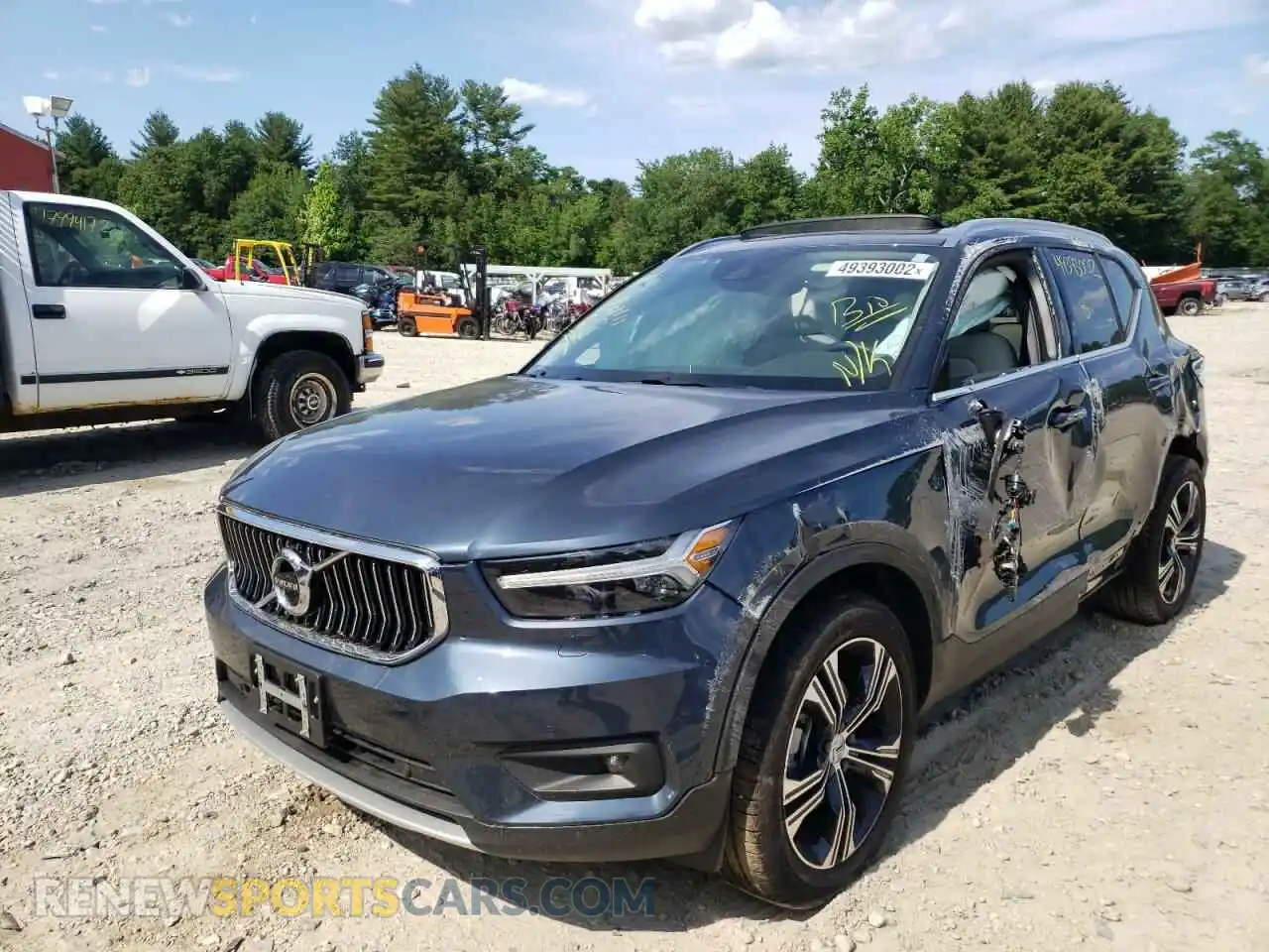 2 Photograph of a damaged car YV4162UL4M2447974 VOLVO XC40 2021