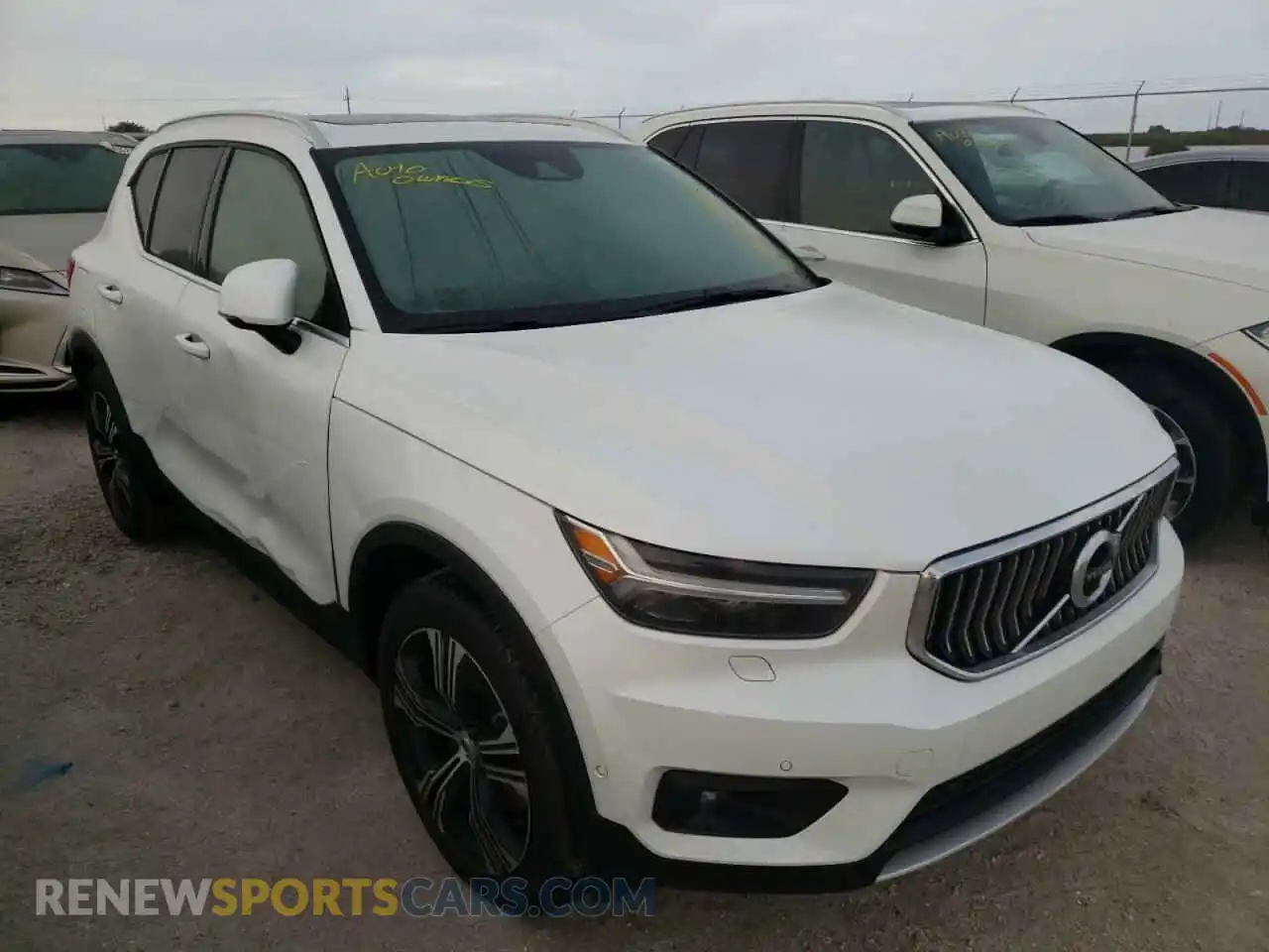 1 Photograph of a damaged car YV4162UL5M2553754 VOLVO XC40 2021