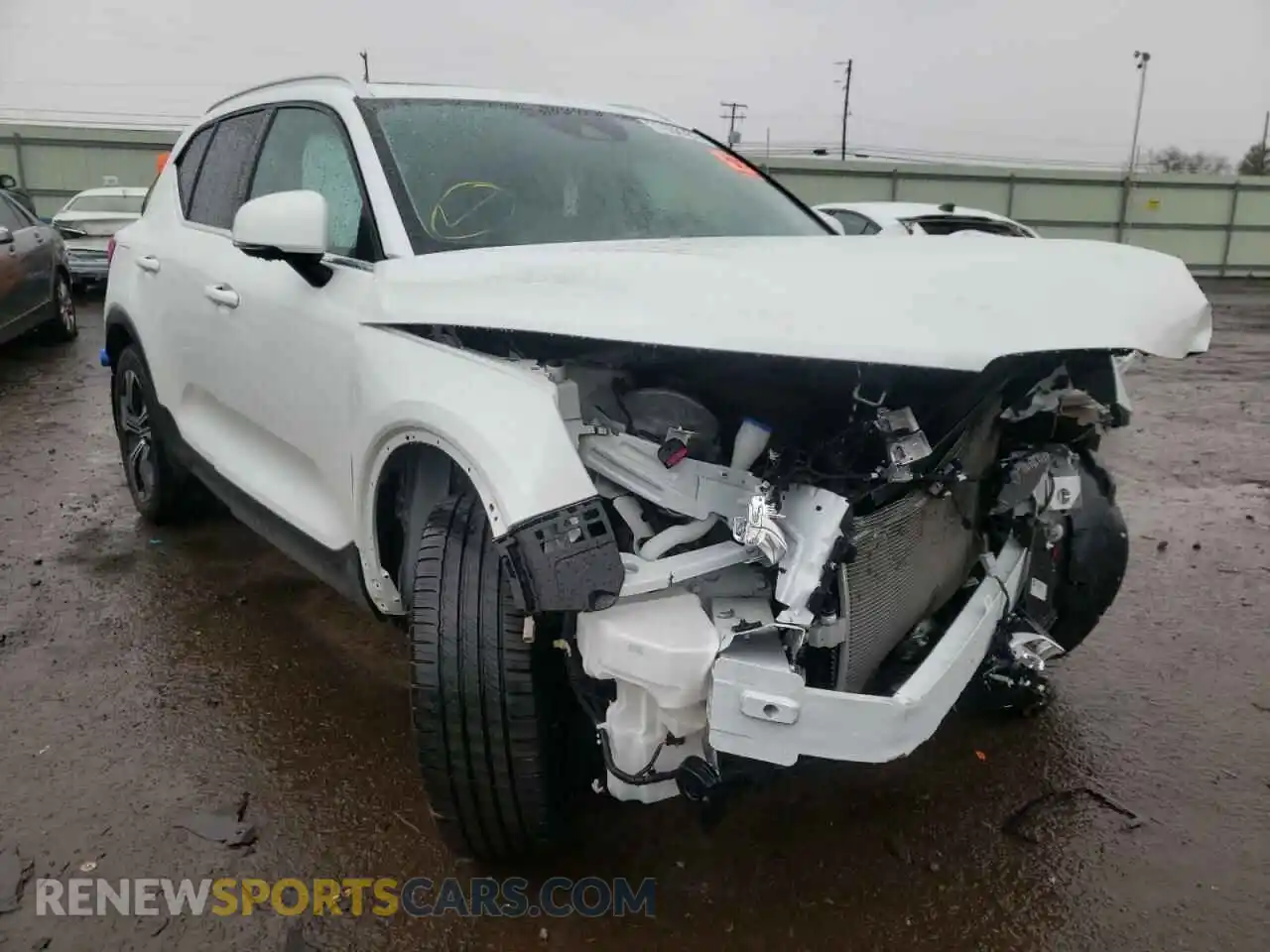 1 Photograph of a damaged car YV4162UL6M2507270 VOLVO XC40 2021