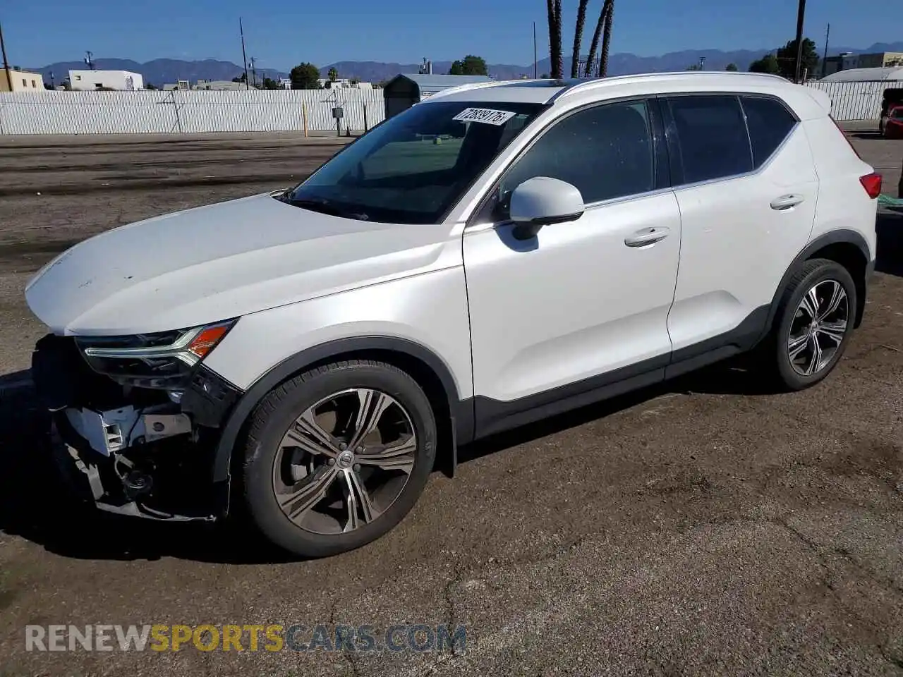 1 Photograph of a damaged car YV4162UL6M2523629 VOLVO XC40 2021