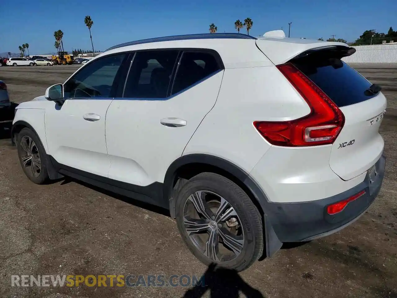 2 Photograph of a damaged car YV4162UL6M2523629 VOLVO XC40 2021