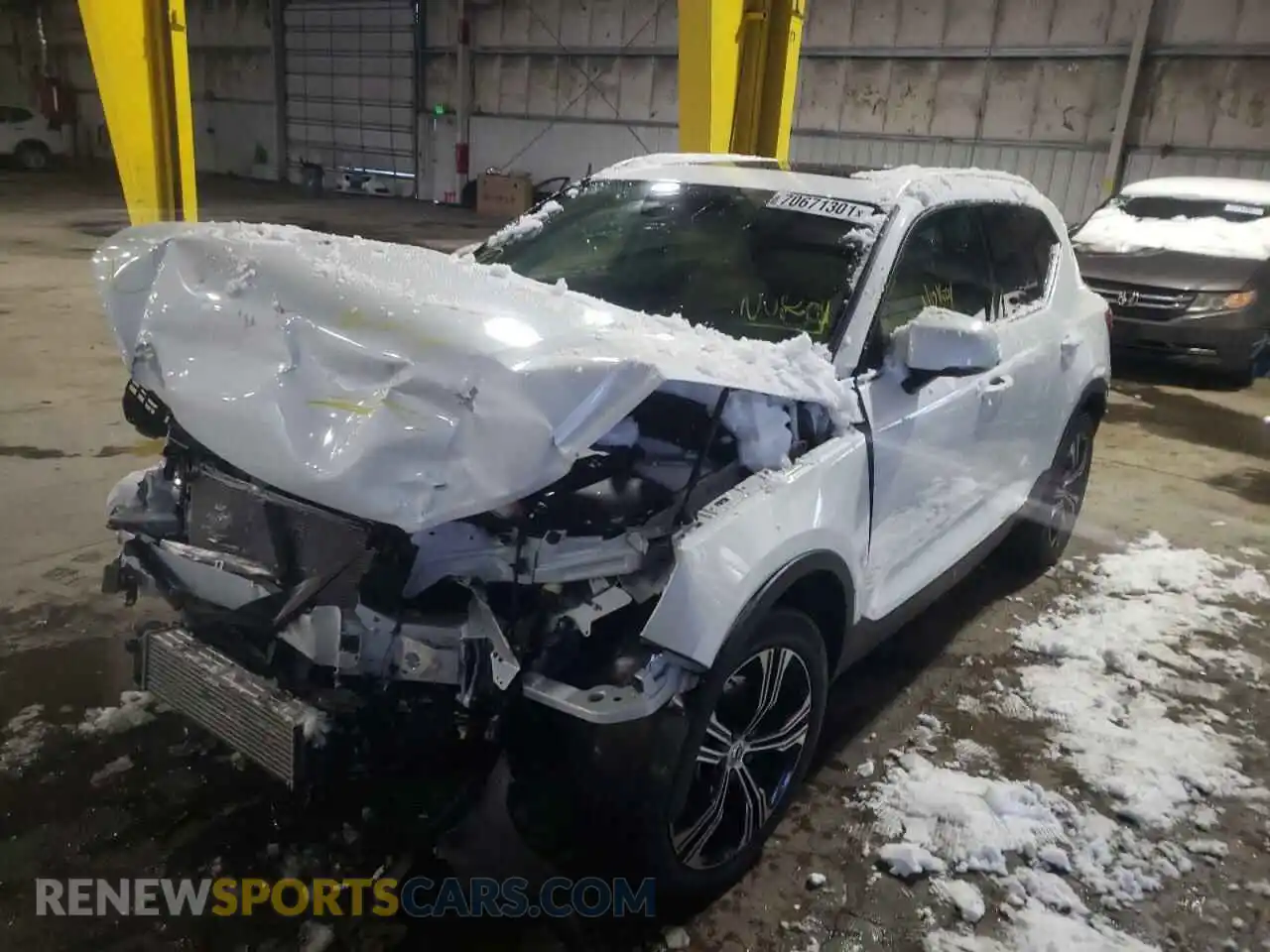 2 Photograph of a damaged car YV4162UL6M2569641 VOLVO XC40 2021