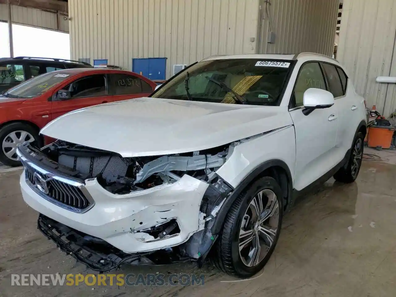 2 fotografías del automóvil dañado YV4162UL9M2454581 VOLVO XC40 2021