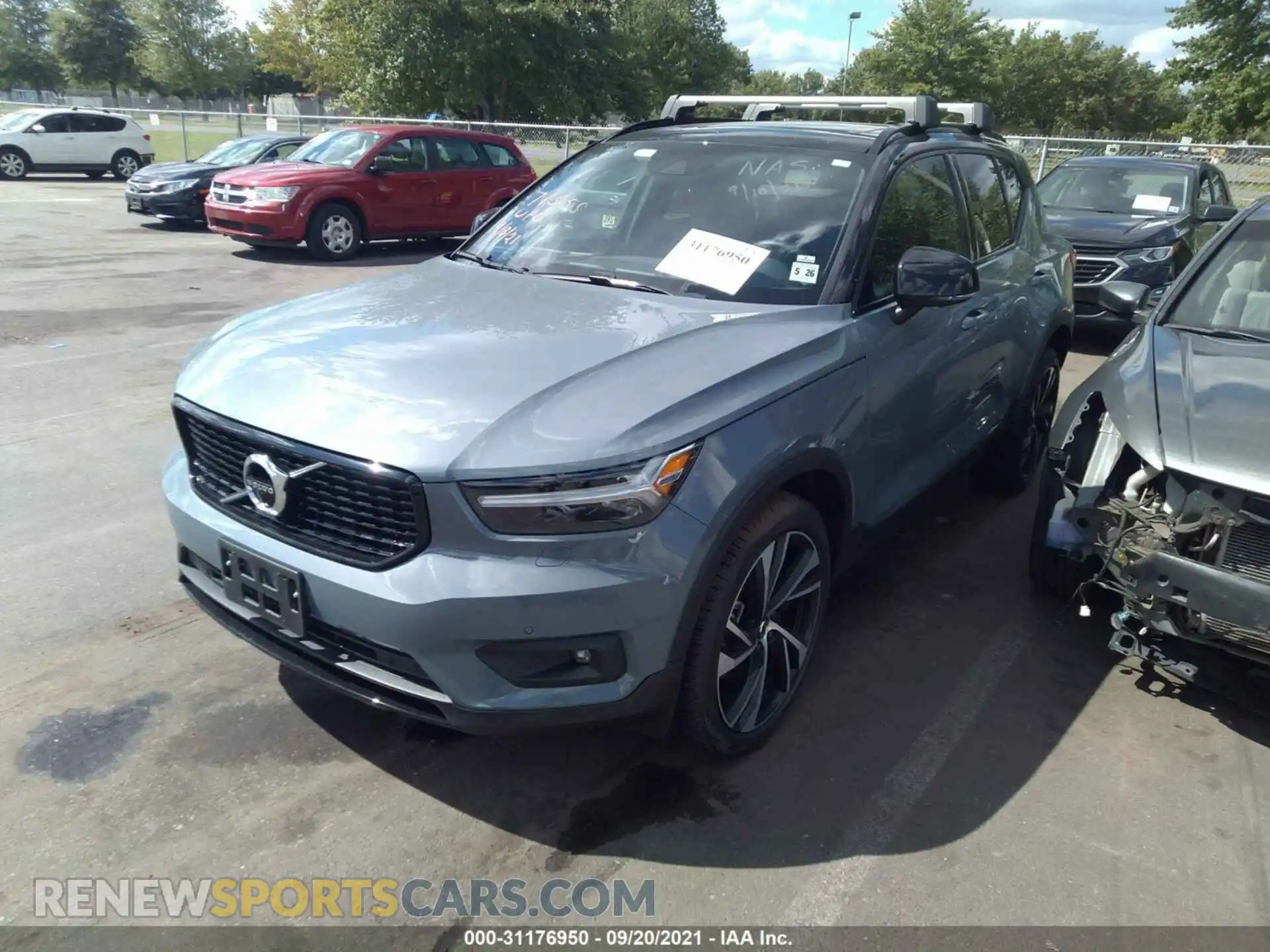 2 Photograph of a damaged car YV4162UM0M2449925 VOLVO XC40 2021
