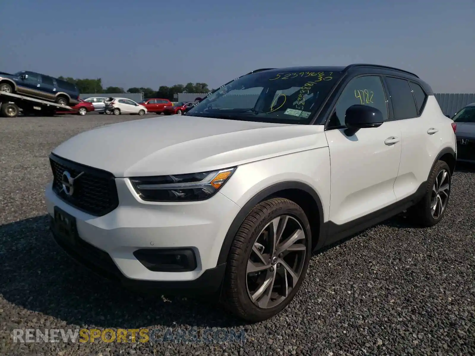 2 Photograph of a damaged car YV4162UM0M2482892 VOLVO XC40 2021