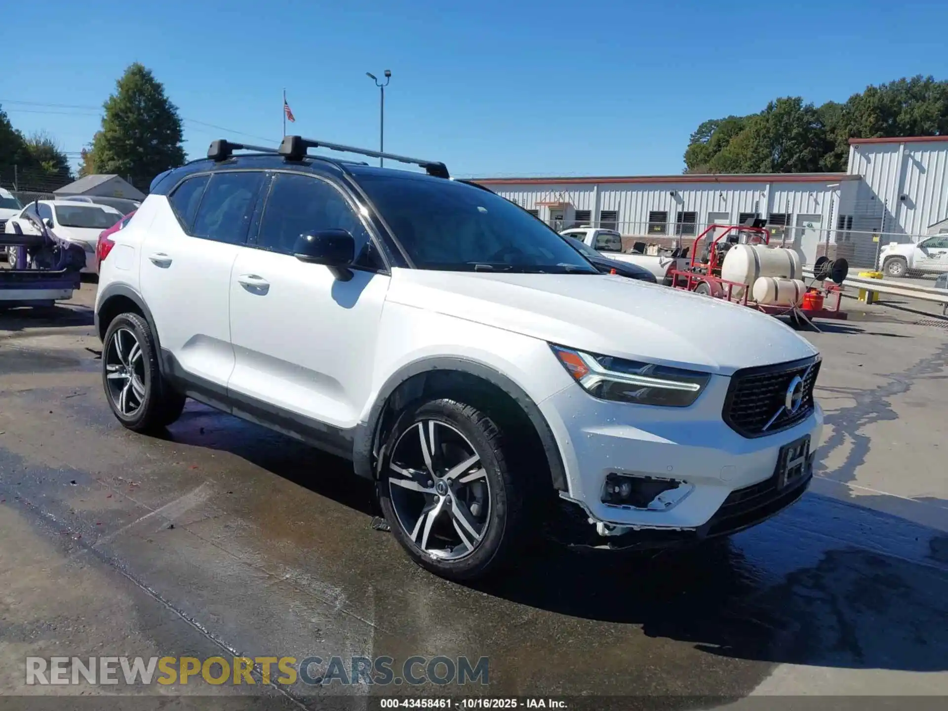 1 Фотография поврежденного автомобиля YV4162UM1M2404976 VOLVO XC40 2021