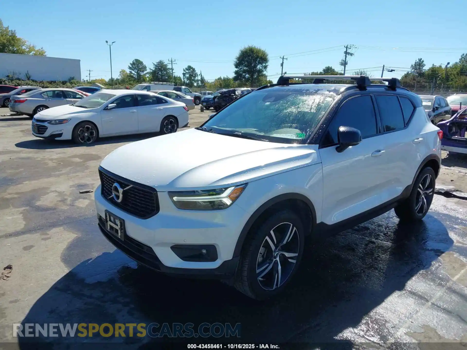 2 Фотография поврежденного автомобиля YV4162UM1M2404976 VOLVO XC40 2021