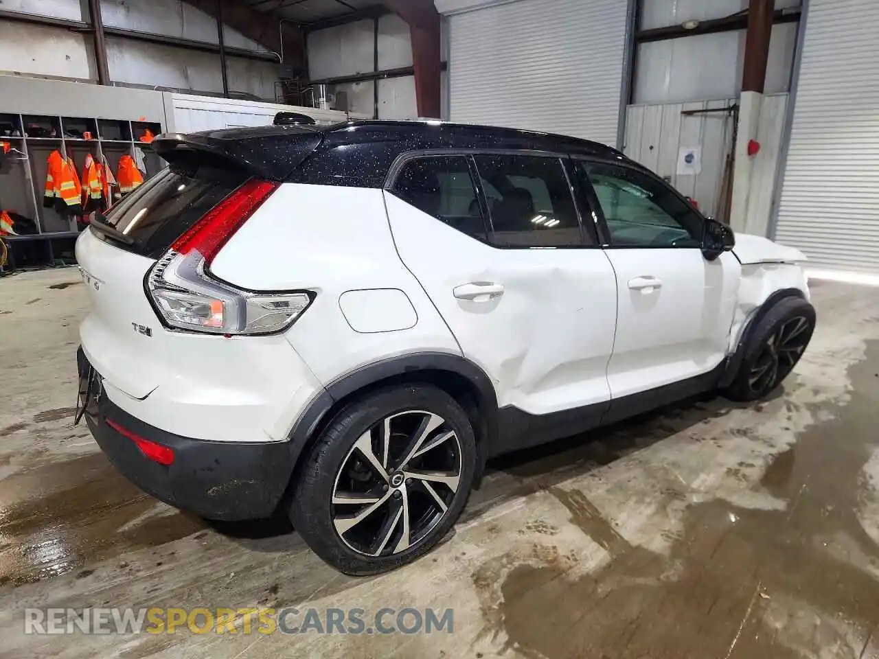 3 fotografías del automóvil dañado YV4162UM3M2461289 VOLVO XC40 2021