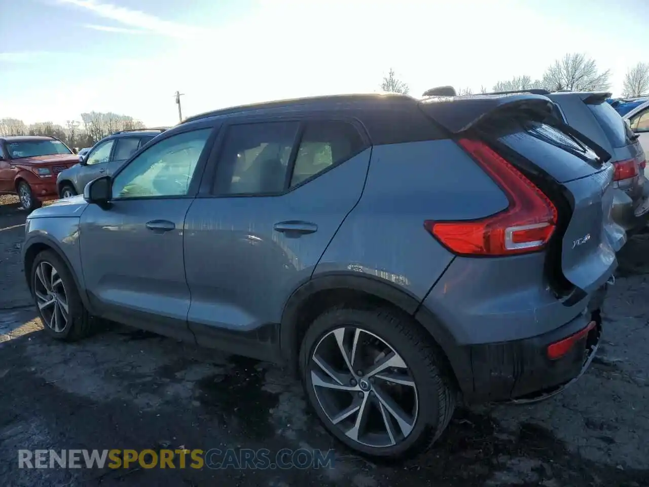 2 Photograph of a damaged car YV4162UM3M2498584 VOLVO XC40 2021