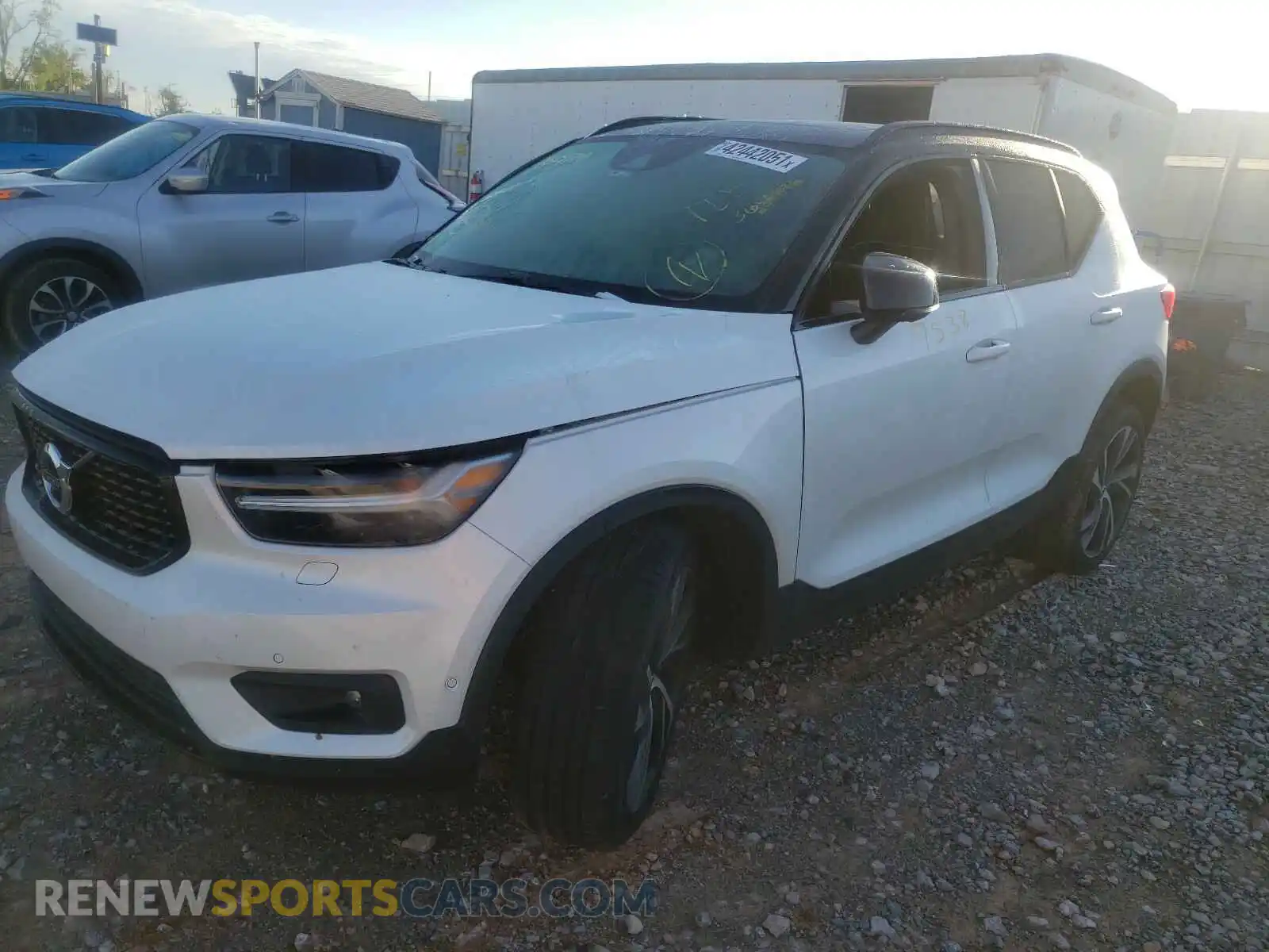 2 Photograph of a damaged car YV4162UM3M2519028 VOLVO XC40 2021