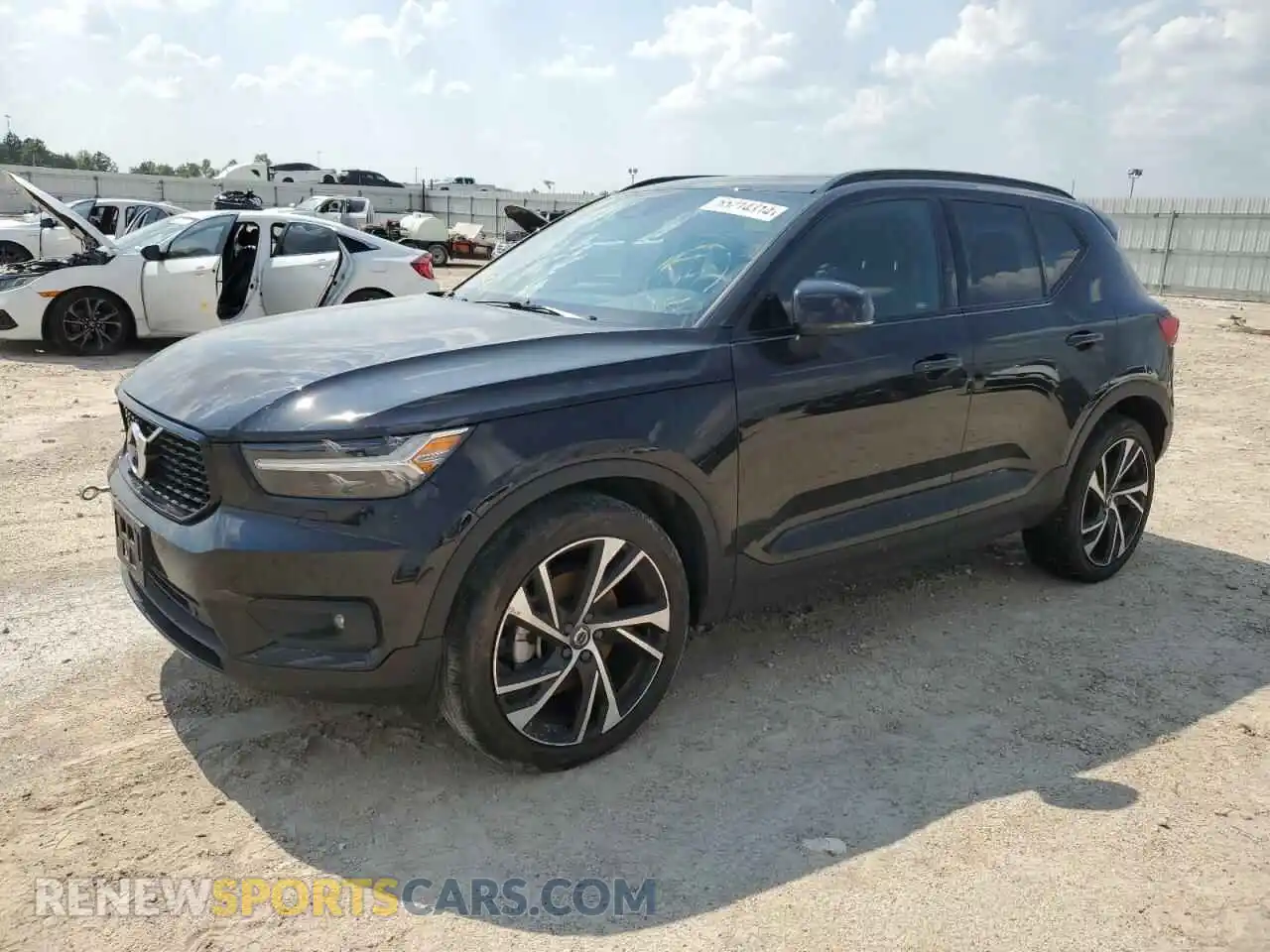1 Photograph of a damaged car YV4162UM4M2493829 VOLVO XC40 2021