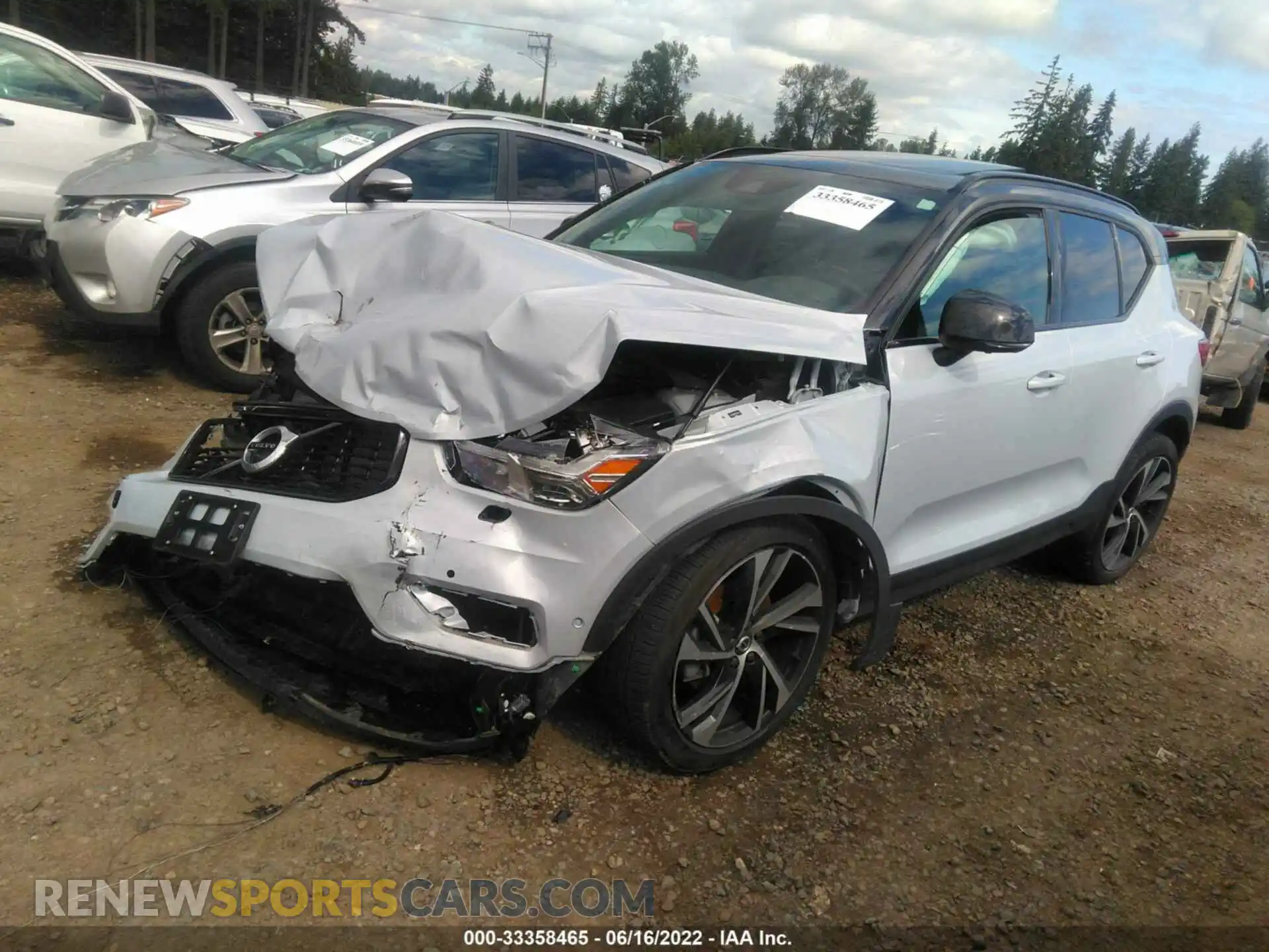 2 Photograph of a damaged car YV4162UM4M2505445 VOLVO XC40 2021