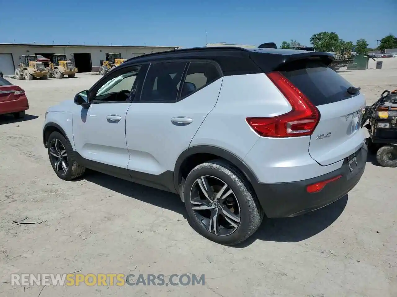 2 Photograph of a damaged car YV4162UM5M2433137 VOLVO XC40 2021