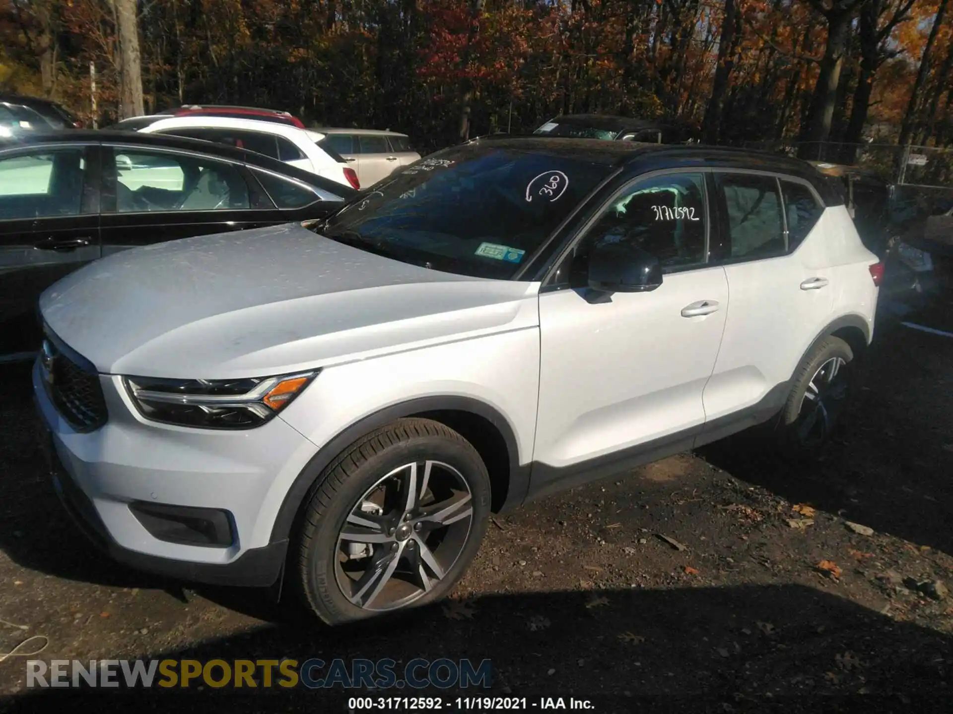 2 Photograph of a damaged car YV4162UM6M2468236 VOLVO XC40 2021
