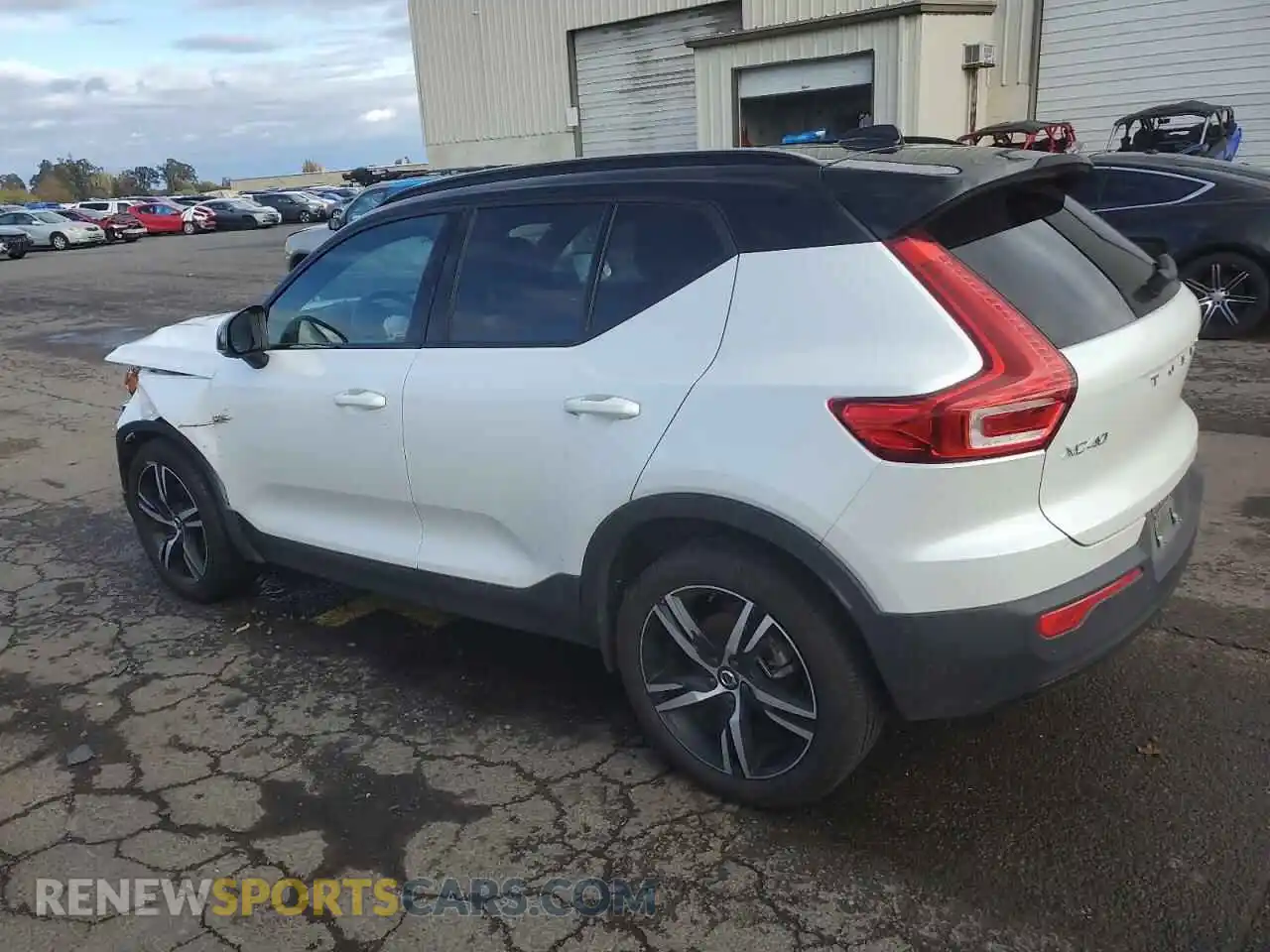 2 Фотография поврежденного автомобиля YV4162UM6M2547969 VOLVO XC40 2021