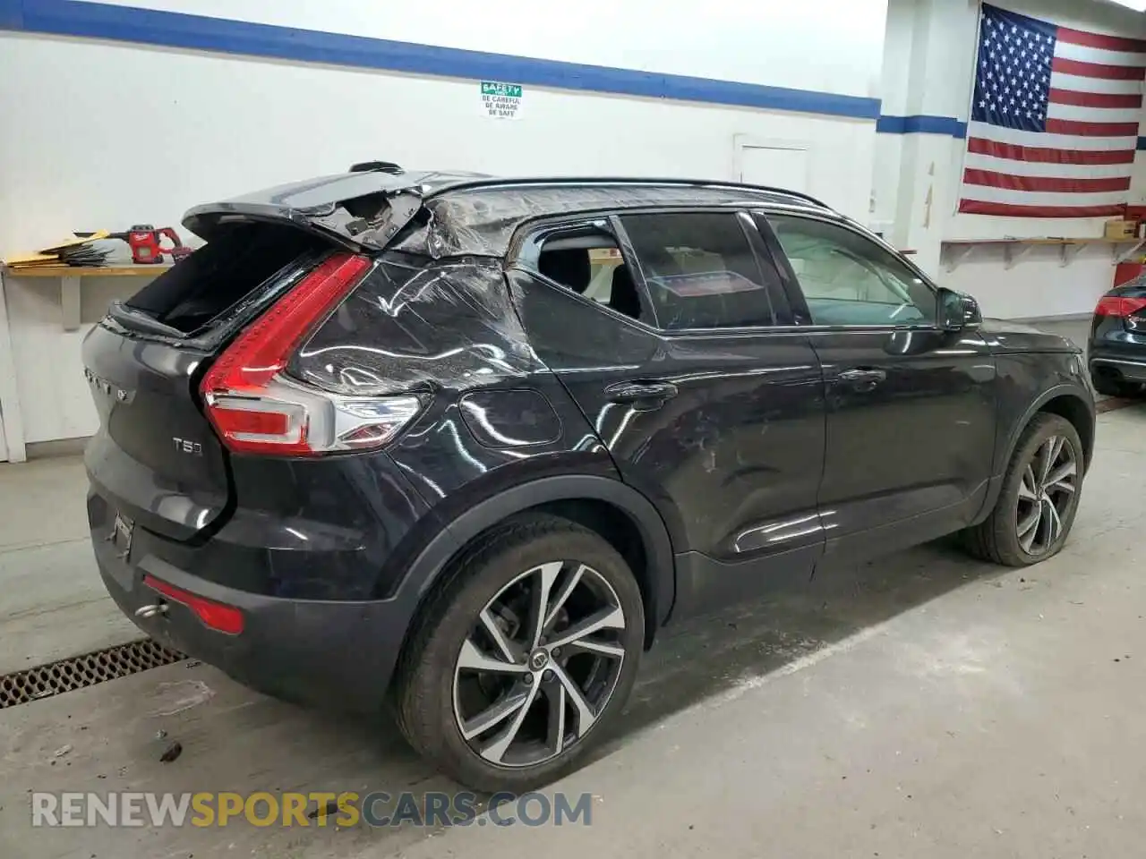 3 fotografías del automóvil dañado YV4162UM7M2399346 VOLVO XC40 2021