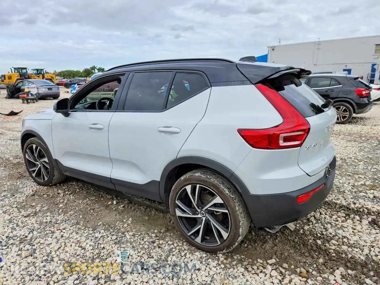 2 Photograph of a damaged car YV4162UM7M2482856 VOLVO XC40 2021