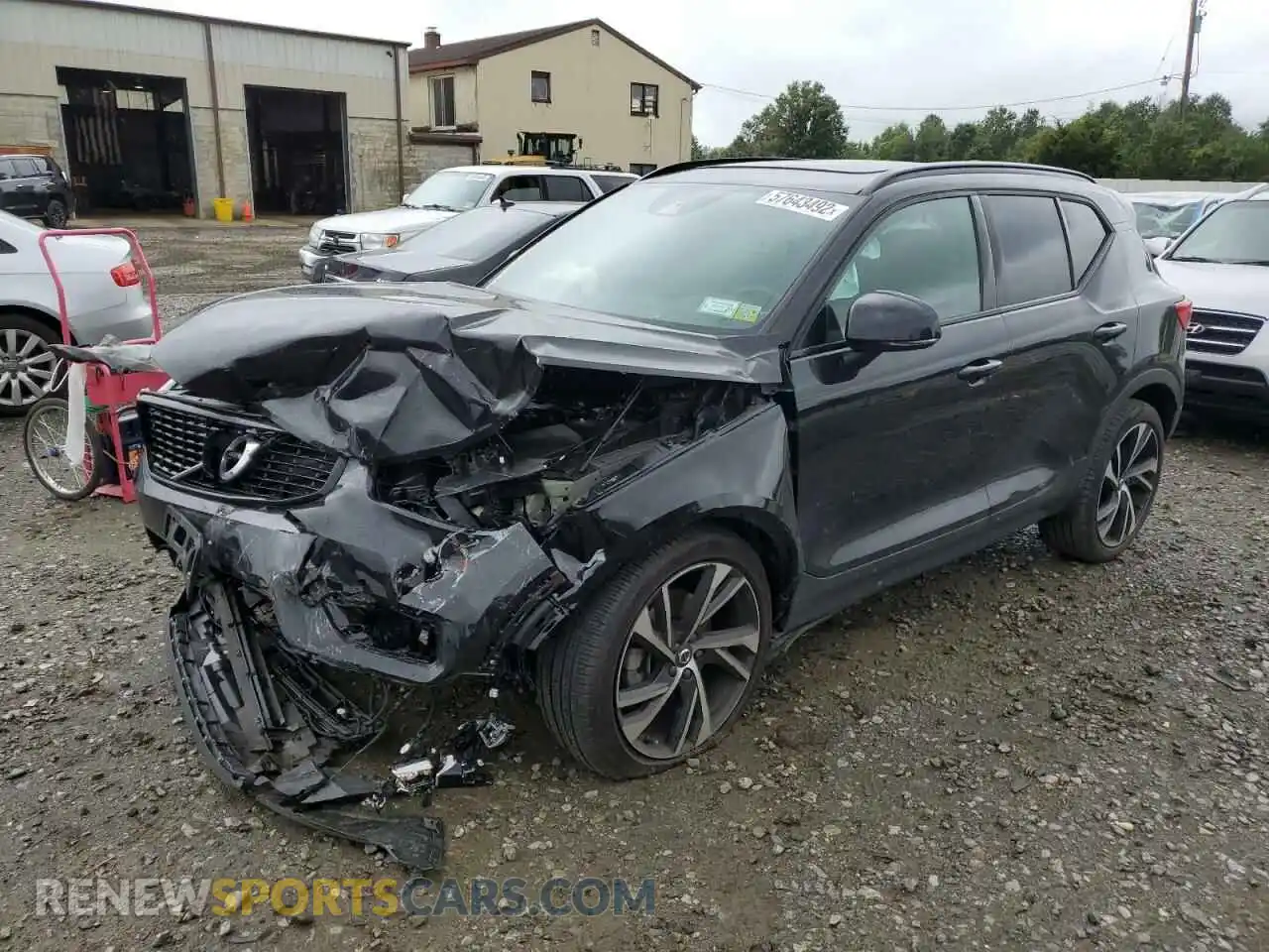 2 Photograph of a damaged car YV4162UM7M2558740 VOLVO XC40 2021