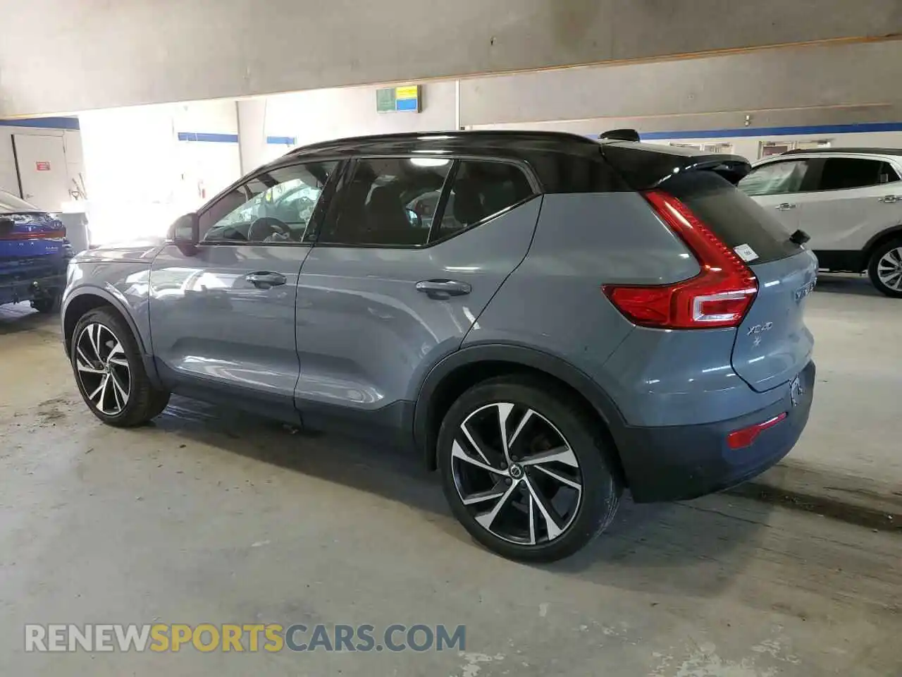 2 Photograph of a damaged car YV4162UM9M2457005 VOLVO XC40 2021