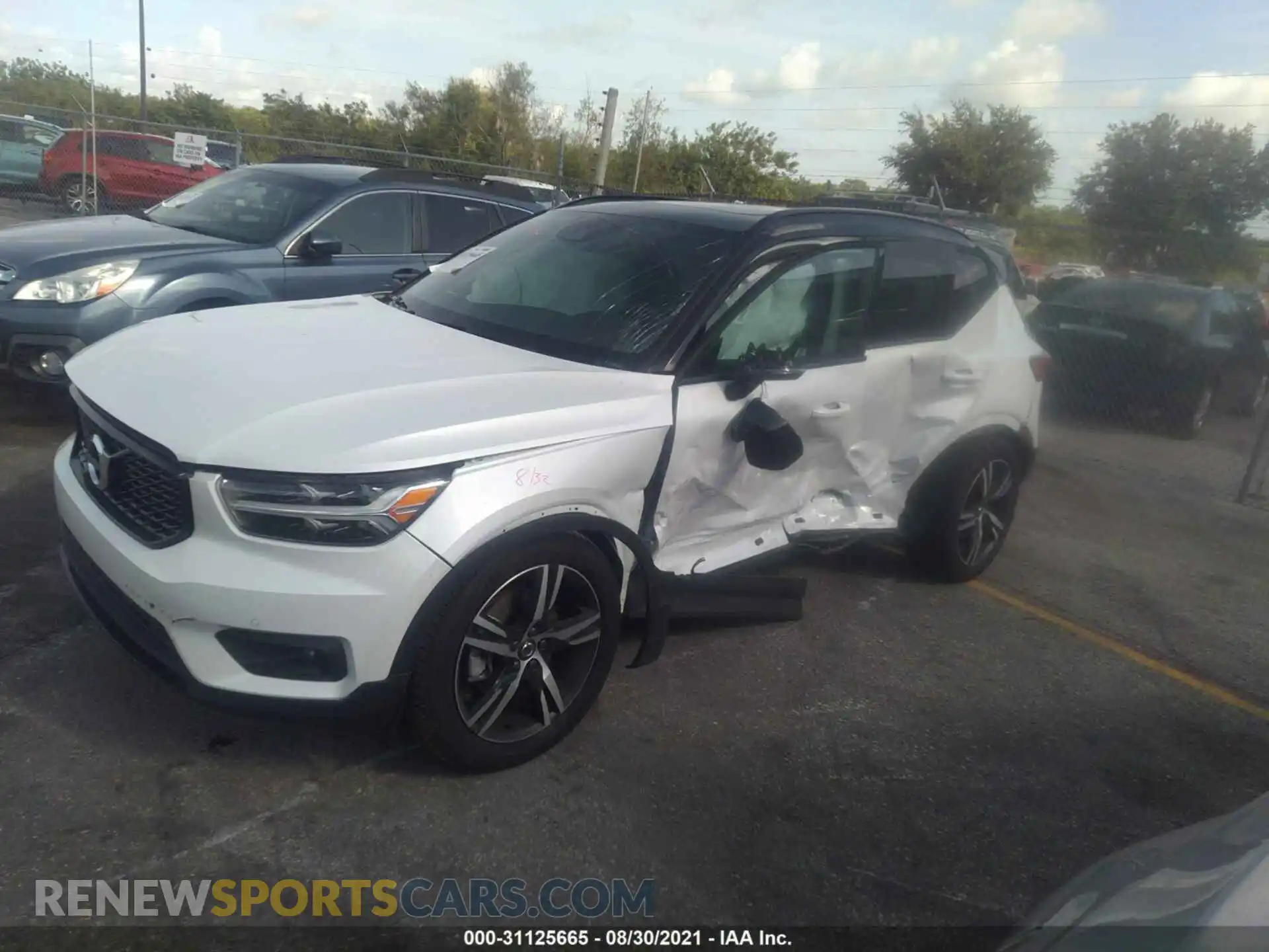 2 Photograph of a damaged car YV4162UM9M2545133 VOLVO XC40 2021