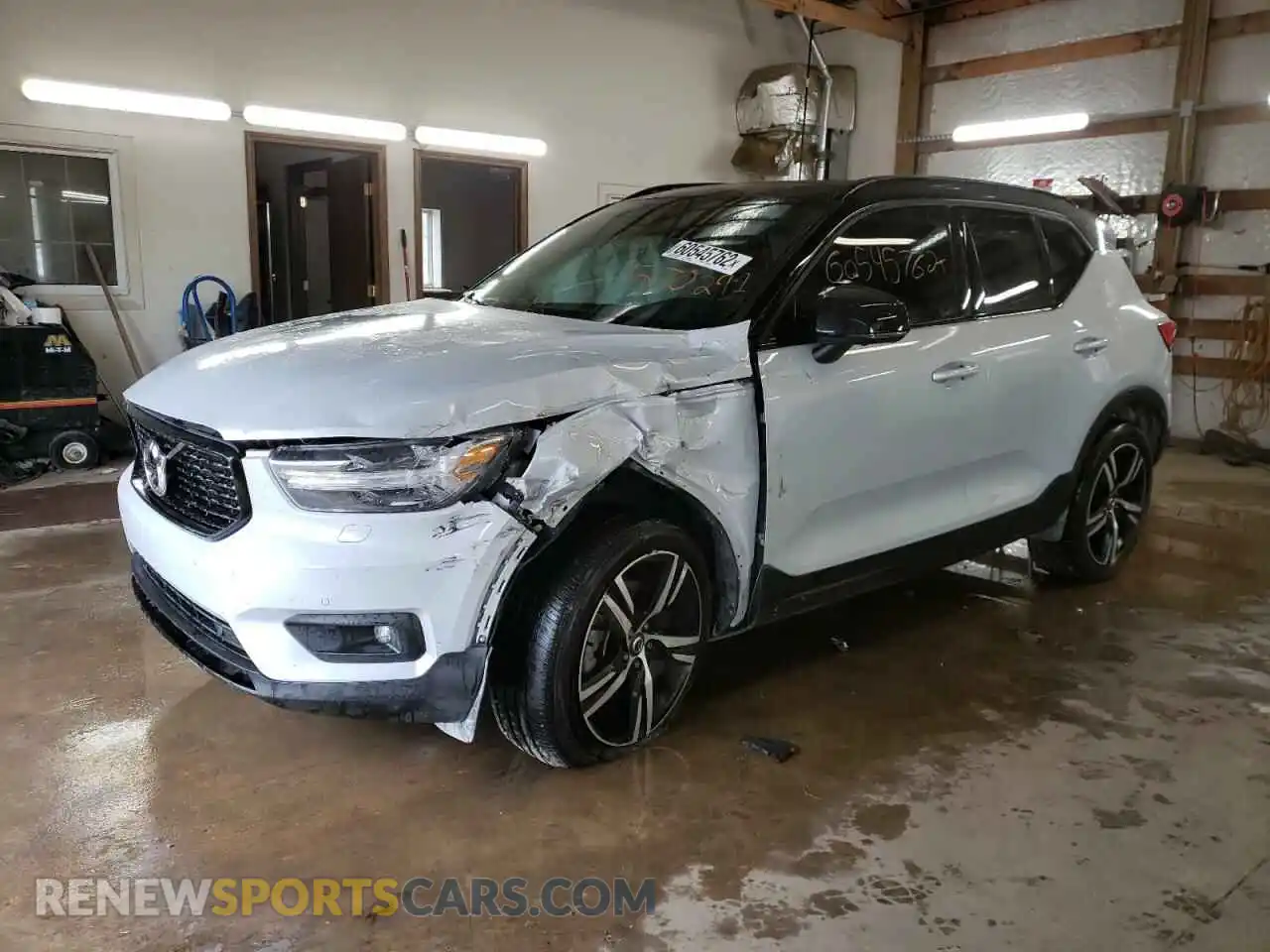 2 Photograph of a damaged car YV4162UM9M2570291 VOLVO XC40 2021