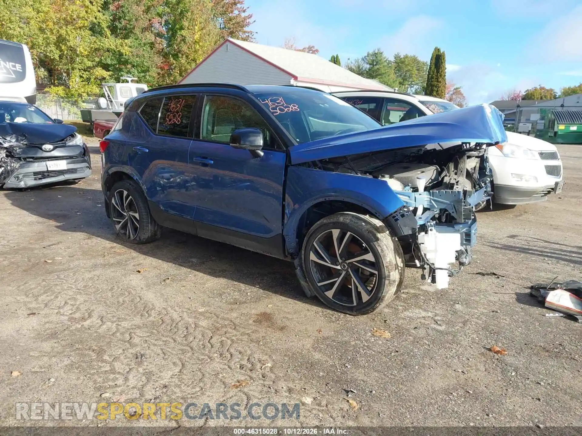 1 Photograph of a damaged car YV4162UM9M2616573 VOLVO XC40 2021