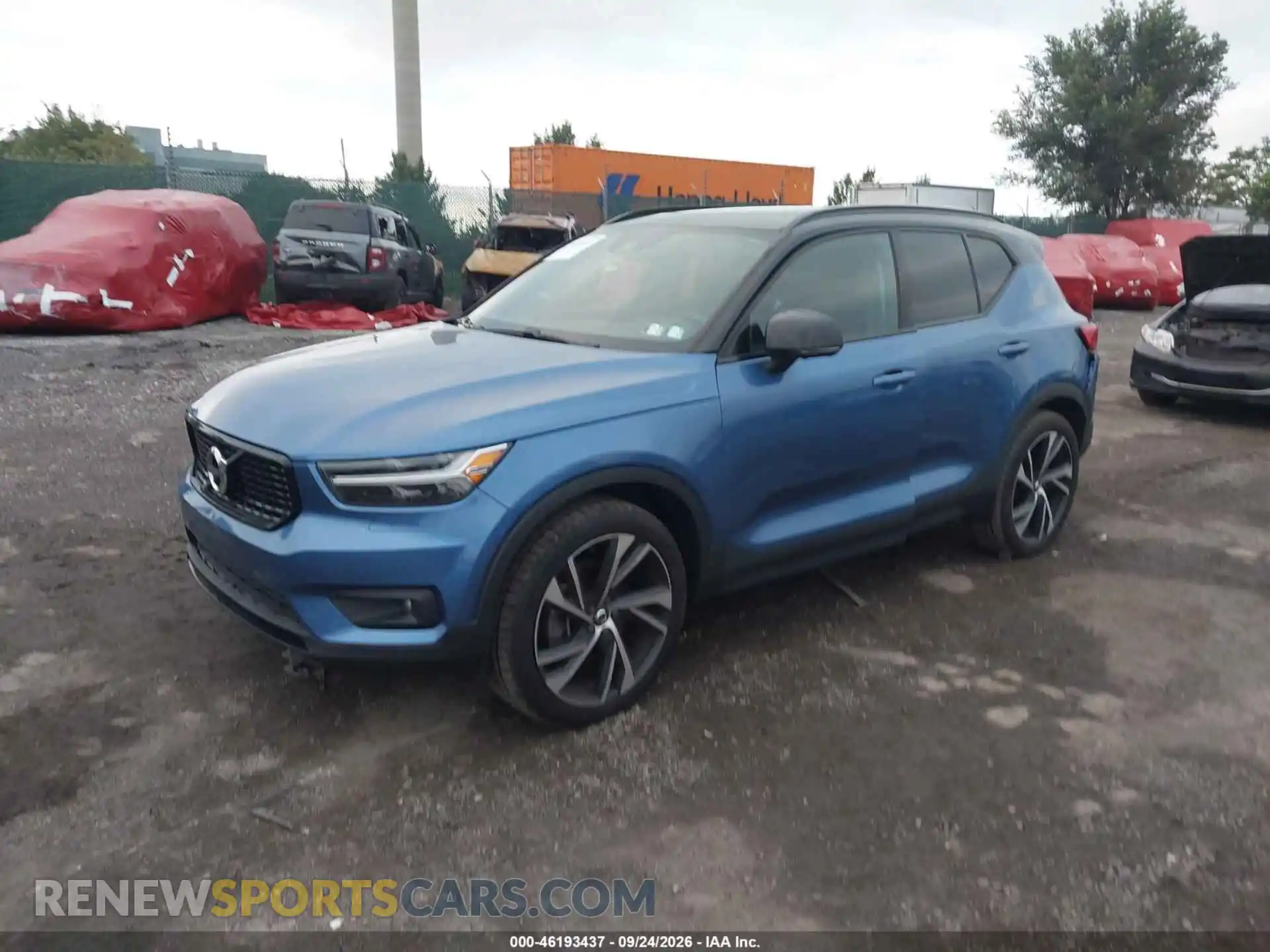 2 fotografías del automóvil dañado YV4162UMXM2405608 VOLVO XC40 2021