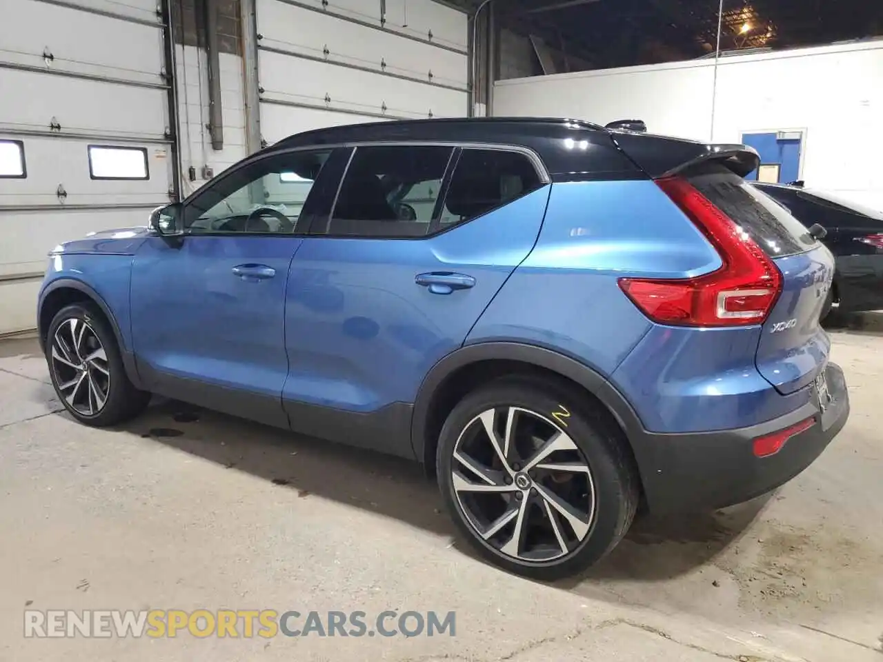 2 Photograph of a damaged car YV4162UMXM2456459 VOLVO XC40 2021
