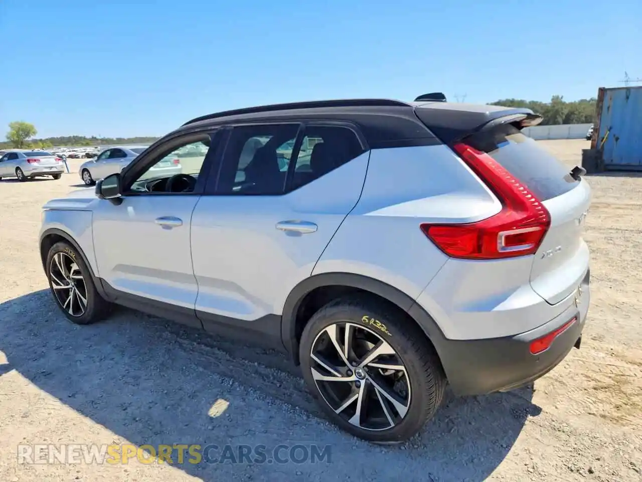 2 Photograph of a damaged car YV4162UMXM2605551 VOLVO XC40 2021