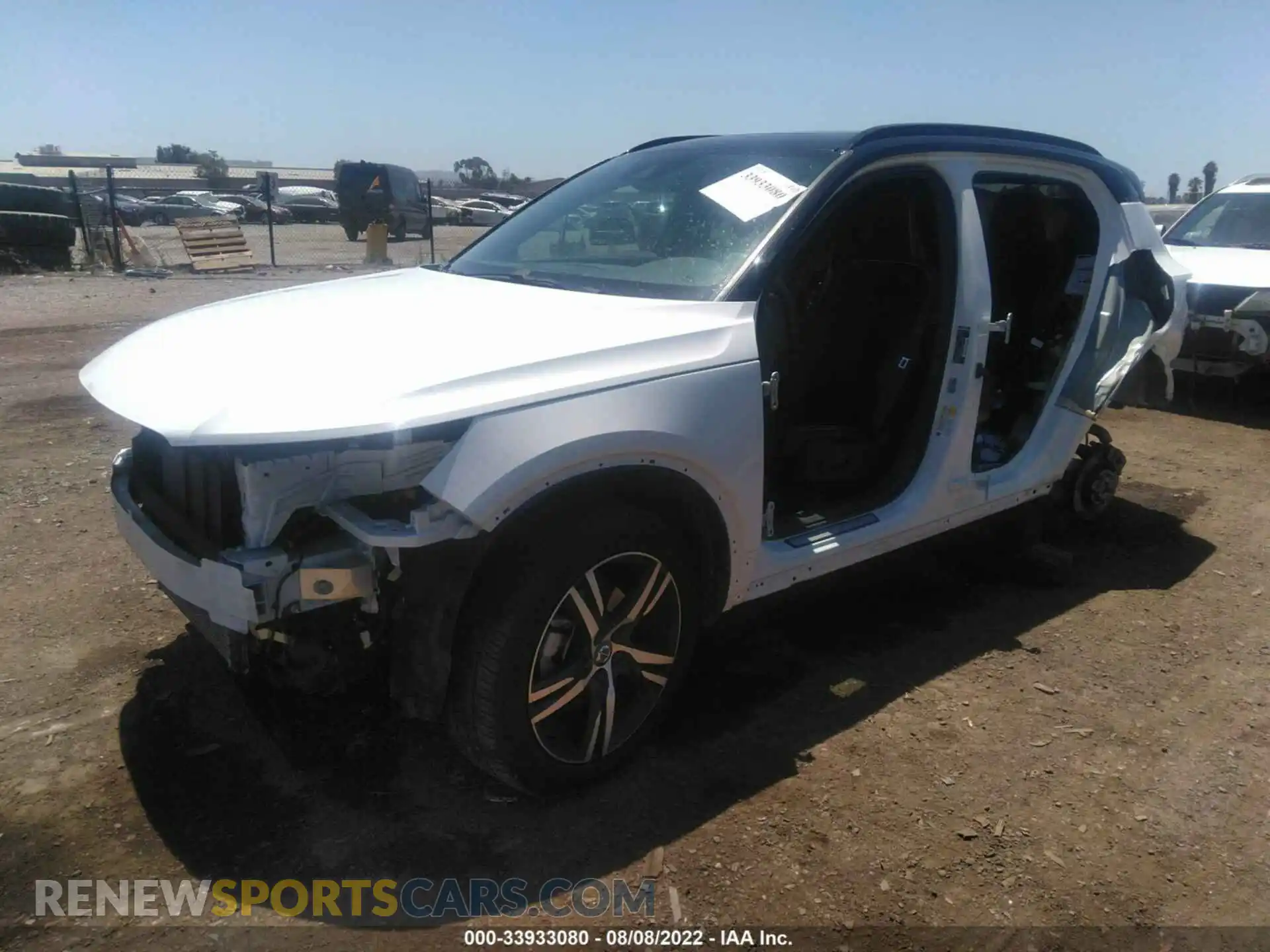 2 Photograph of a damaged car YV4162UMXM2607252 VOLVO XC40 2021