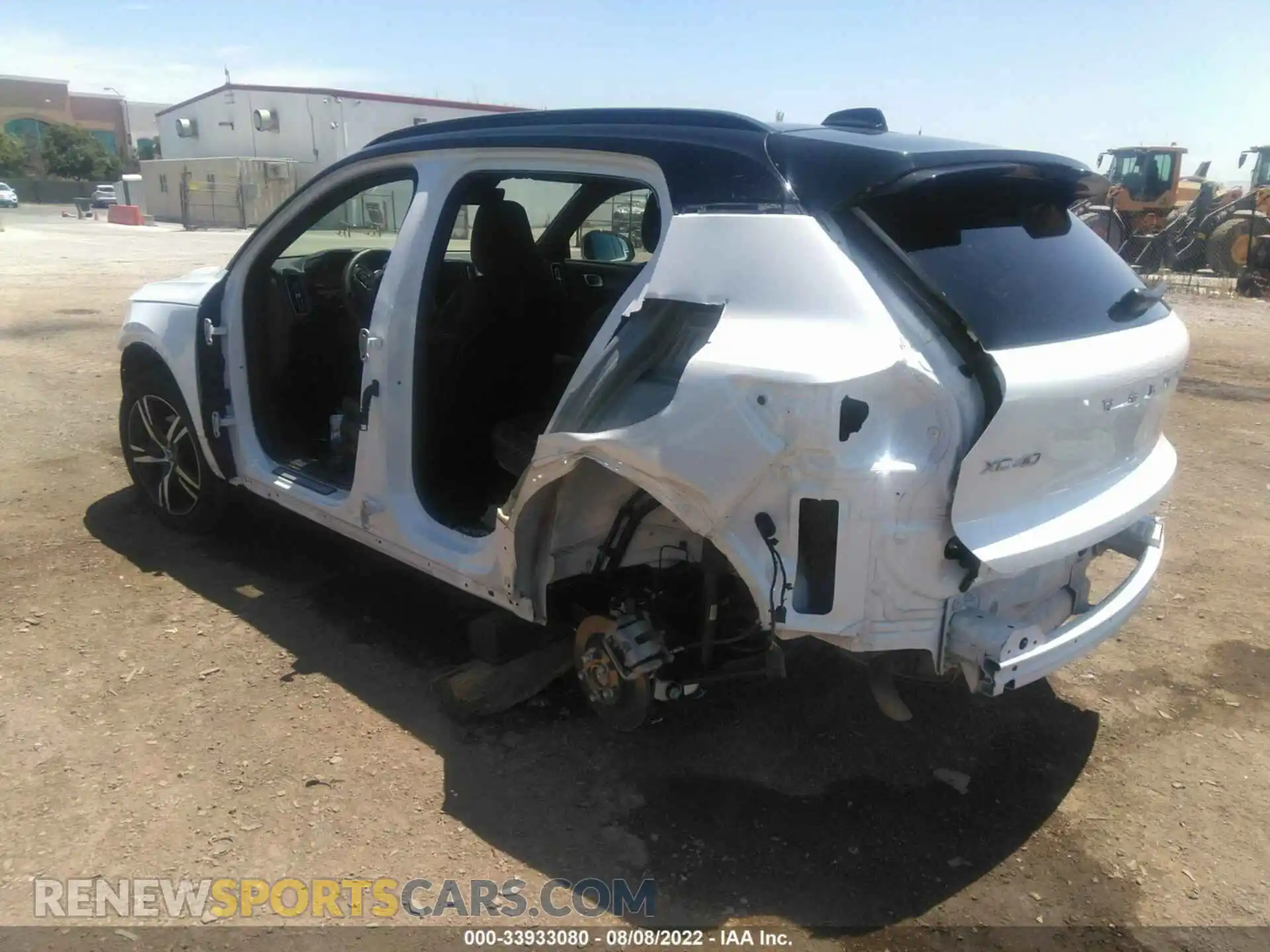 3 Photograph of a damaged car YV4162UMXM2607252 VOLVO XC40 2021
