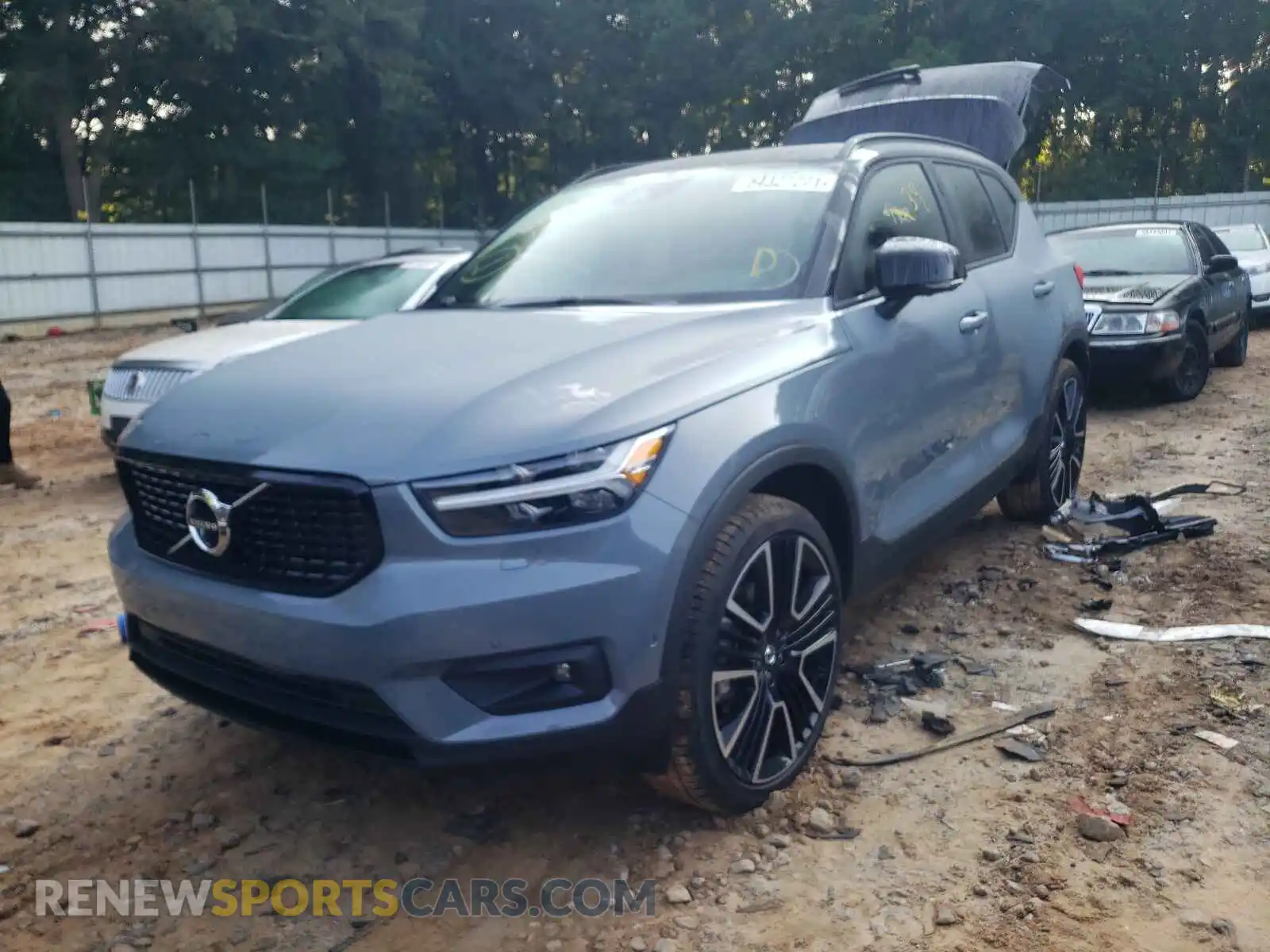2 Photograph of a damaged car YV4162UMXM2614573 VOLVO XC40 2021
