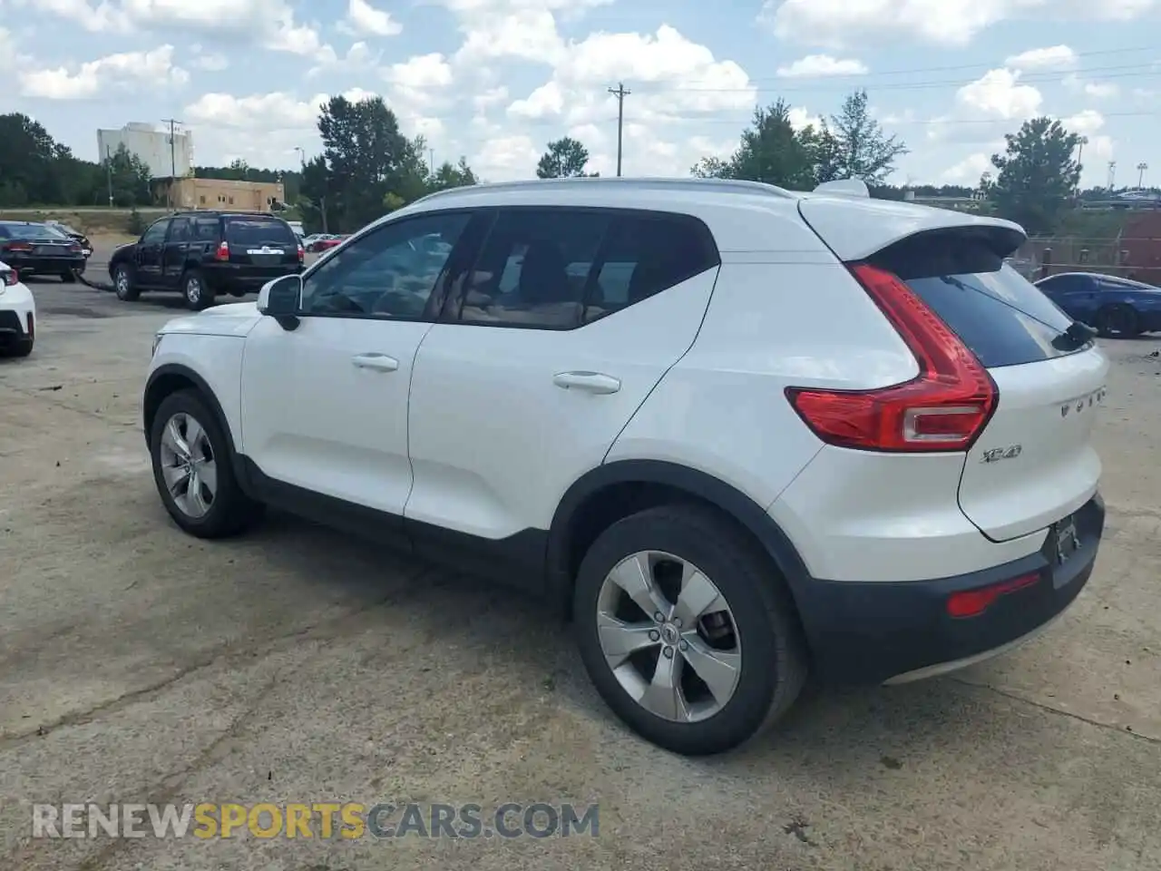 2 fotografías del automóvil dañado YV4AC2HK2M2572577 VOLVO XC40 2021