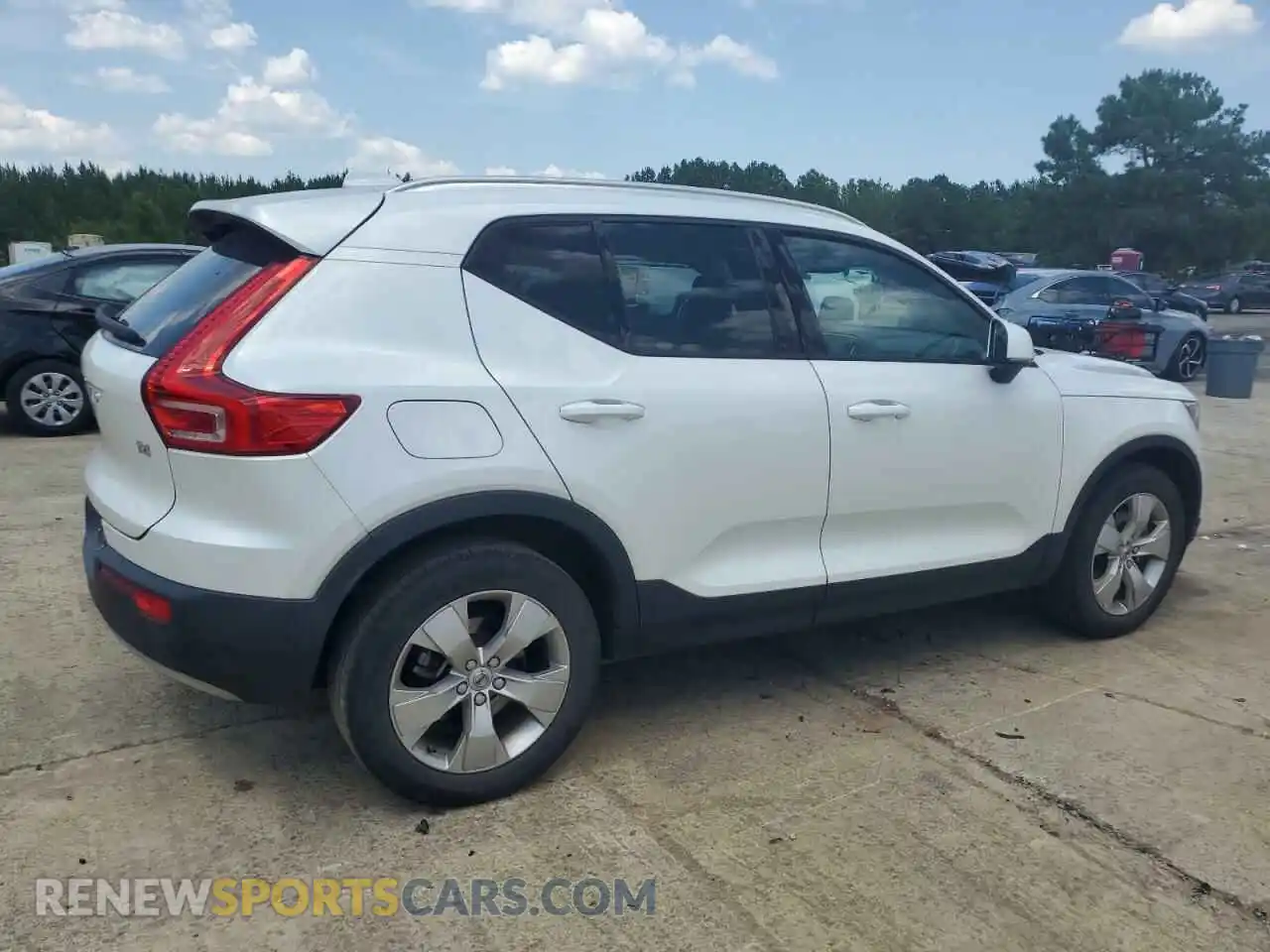 3 fotografías del automóvil dañado YV4AC2HK2M2572577 VOLVO XC40 2021