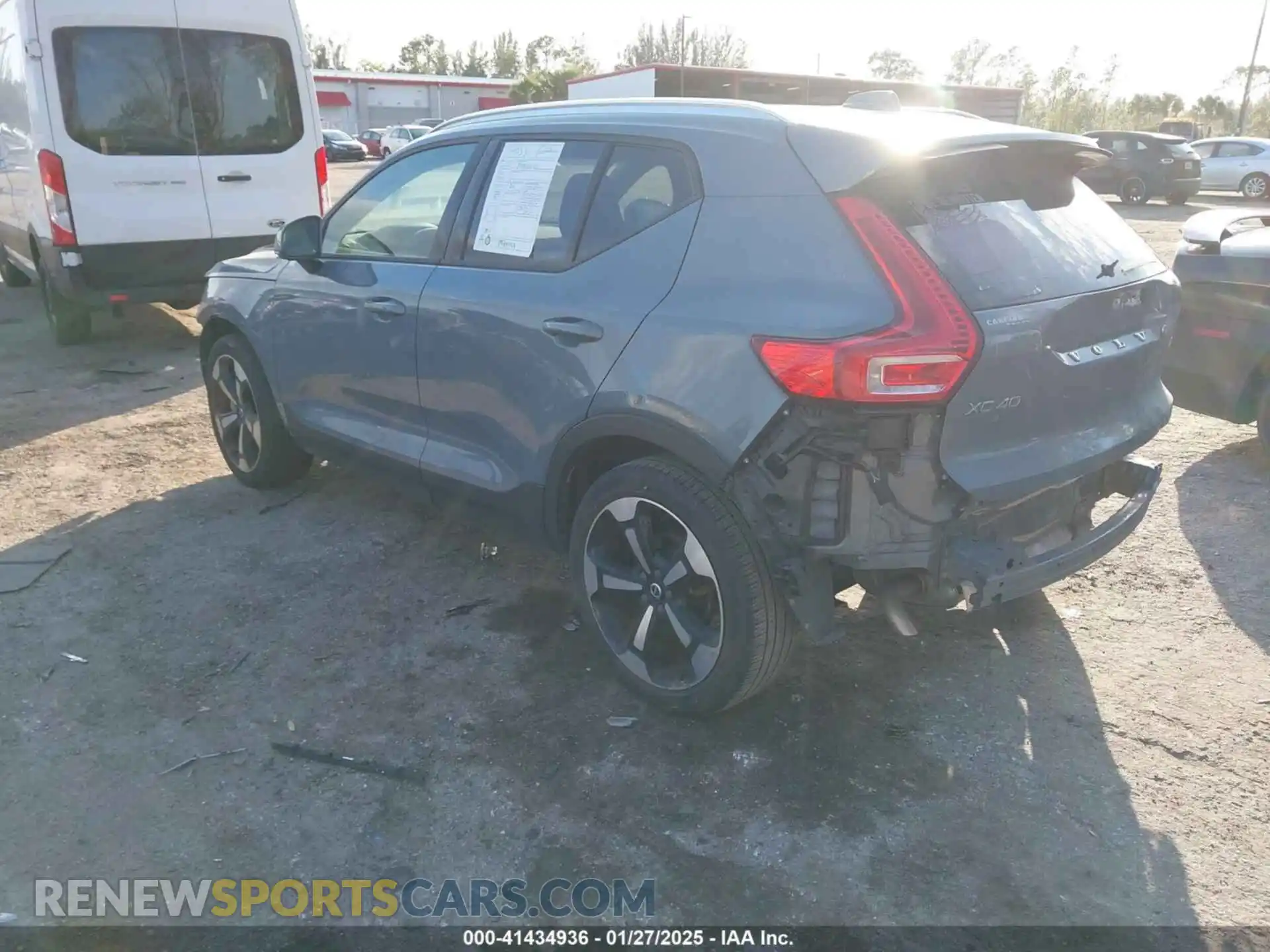 3 fotografías del automóvil dañado YV4AC2HK6M2425002 VOLVO XC40 2021