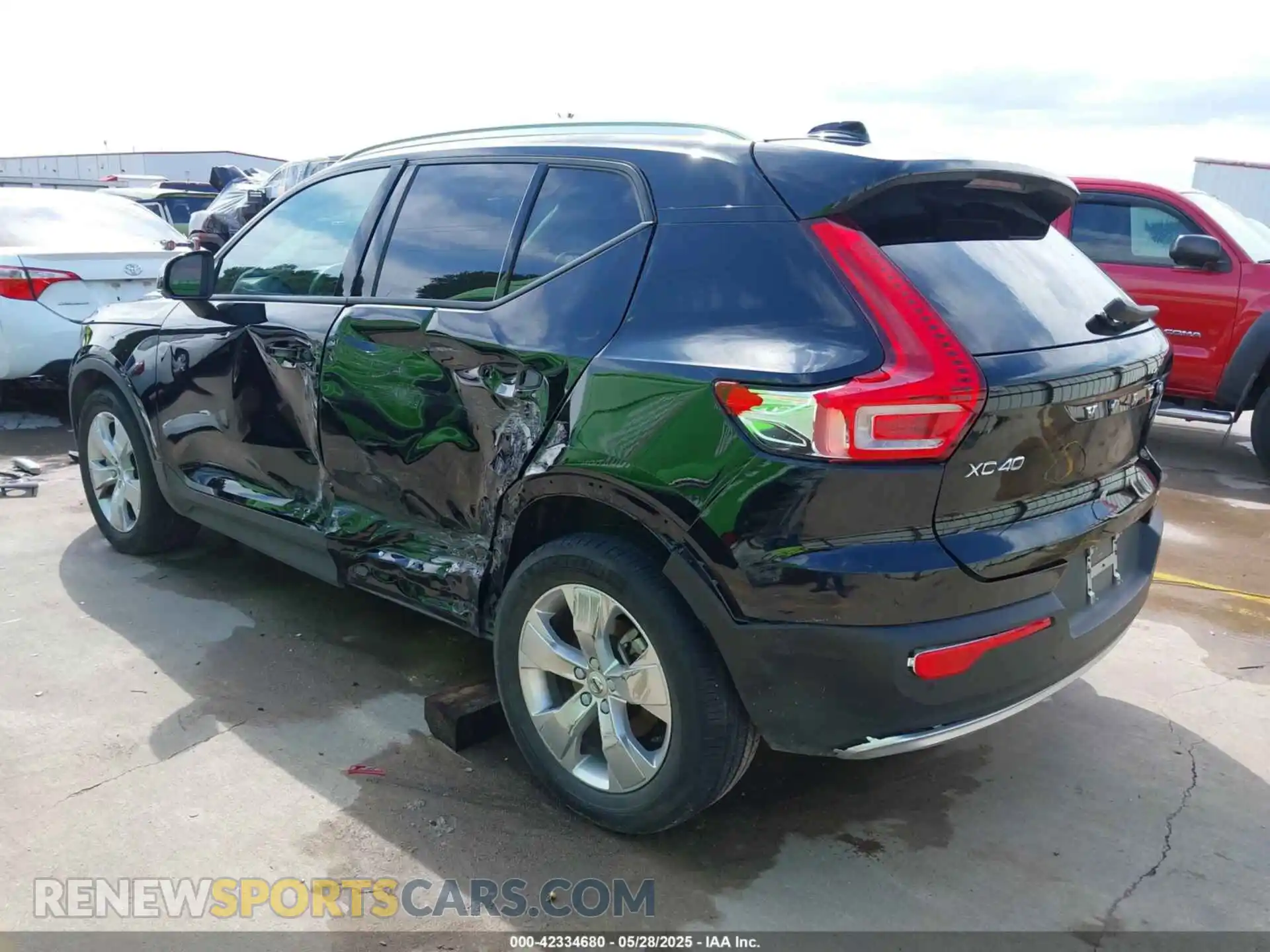 3 Фотография поврежденного автомобиля YV4AC2HK9M2426239 VOLVO XC40 2021