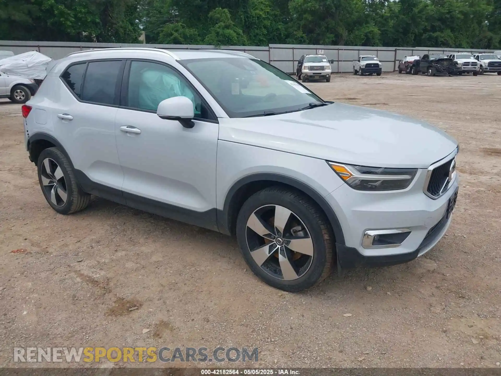 1 Photograph of a damaged car YV4AC2HKXM2464627 VOLVO XC40 2021