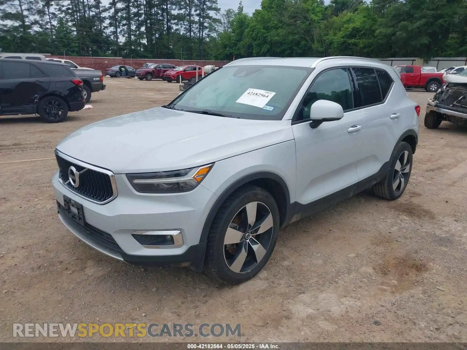 2 Photograph of a damaged car YV4AC2HKXM2464627 VOLVO XC40 2021