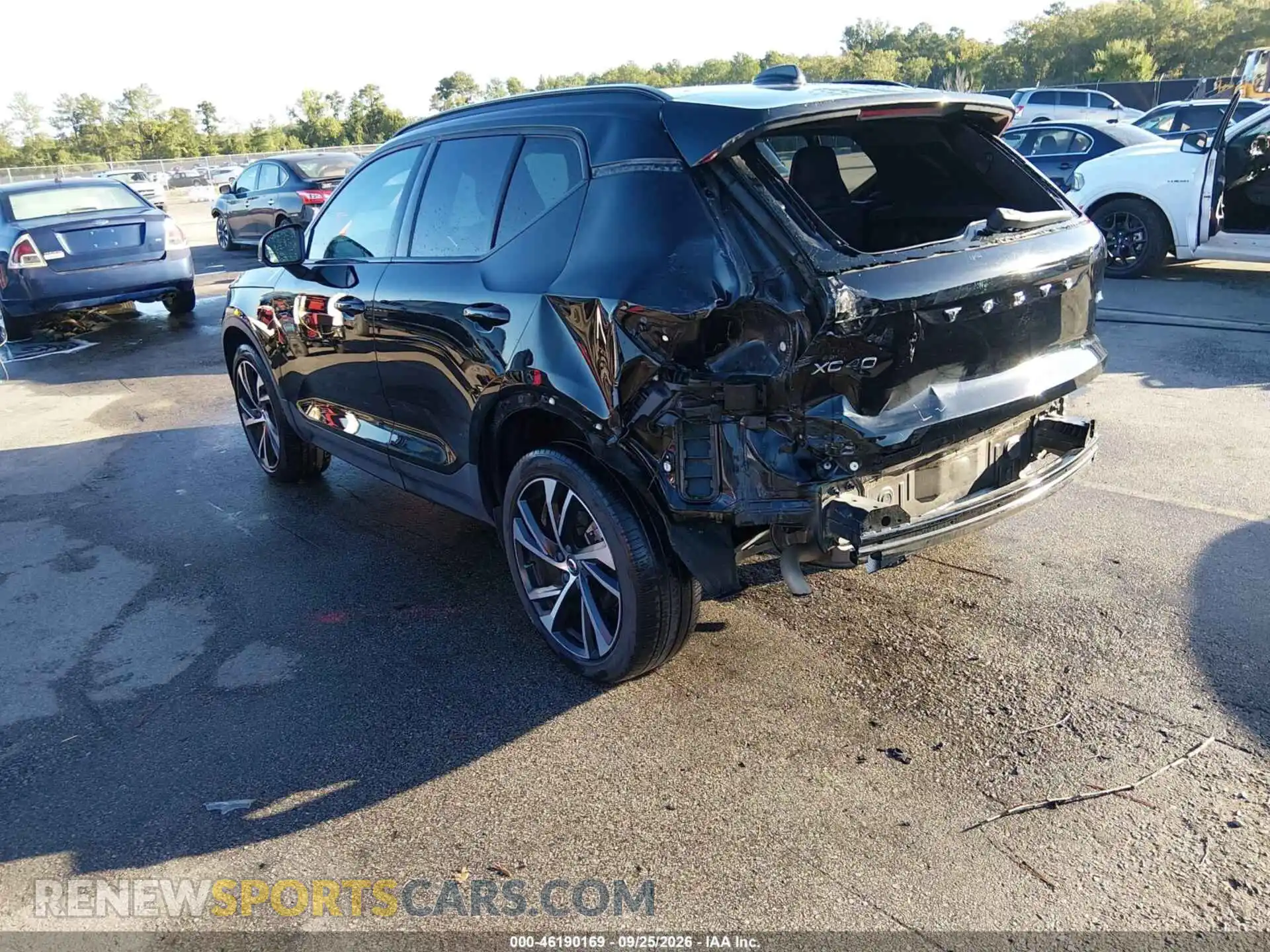 3 fotografías del automóvil dañado YV4AC2HM1M2561622 VOLVO XC40 2021