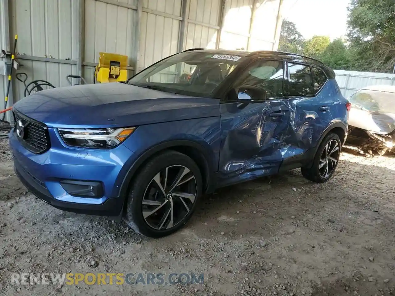 1 Фотография поврежденного автомобиля YV4AC2HM2M2615140 VOLVO XC40 2021