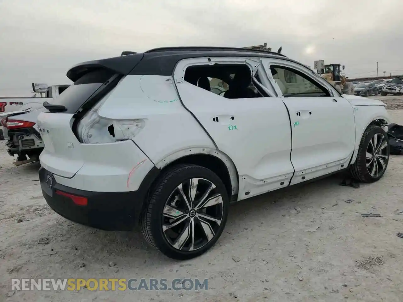 3 Photograph of a damaged car YV4ED3UR0M2525054 VOLVO XC40 2021
